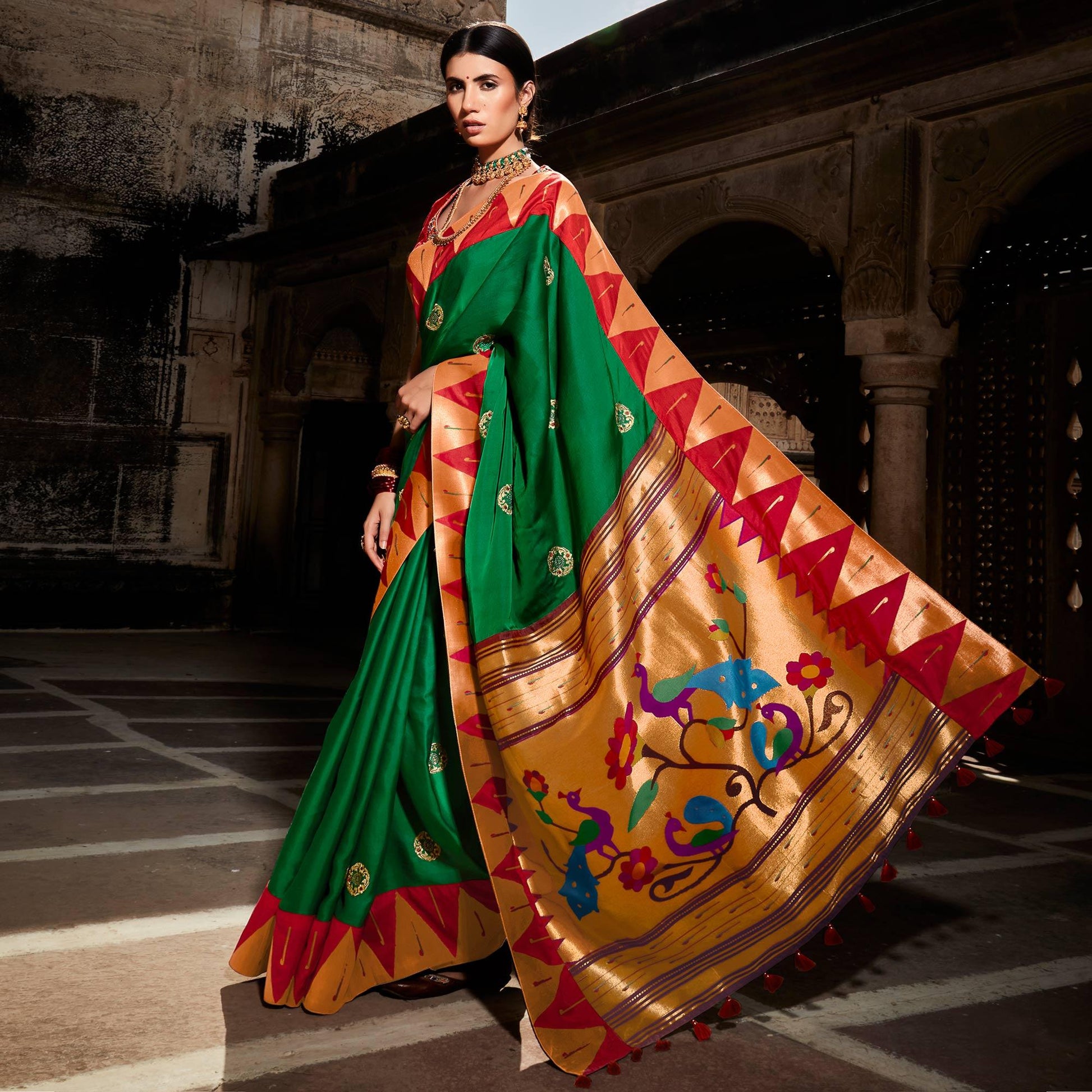 green-festive-wear-floral-woven-silk-saree-121646