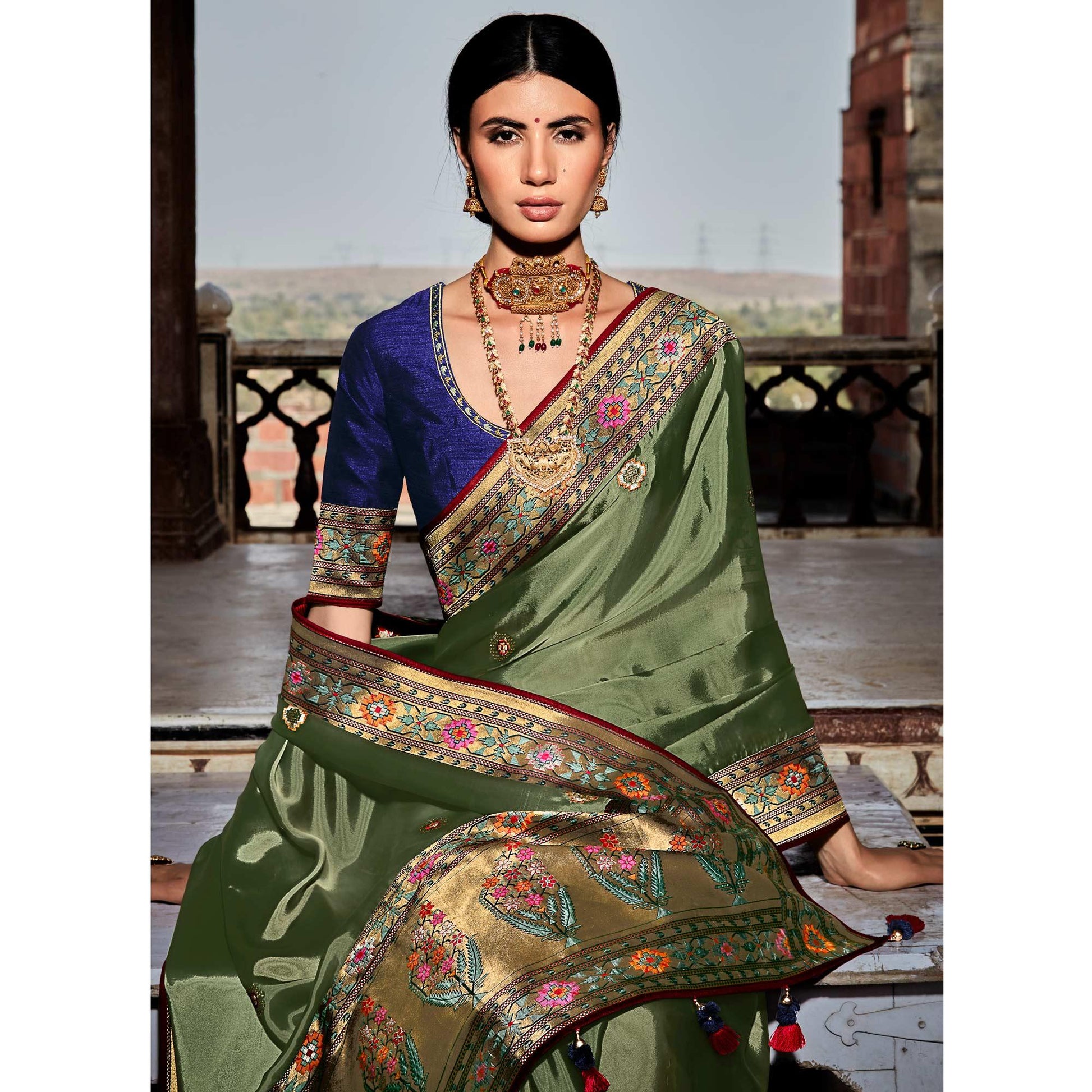green-festive-wear-floral-woven-silk-saree-121640