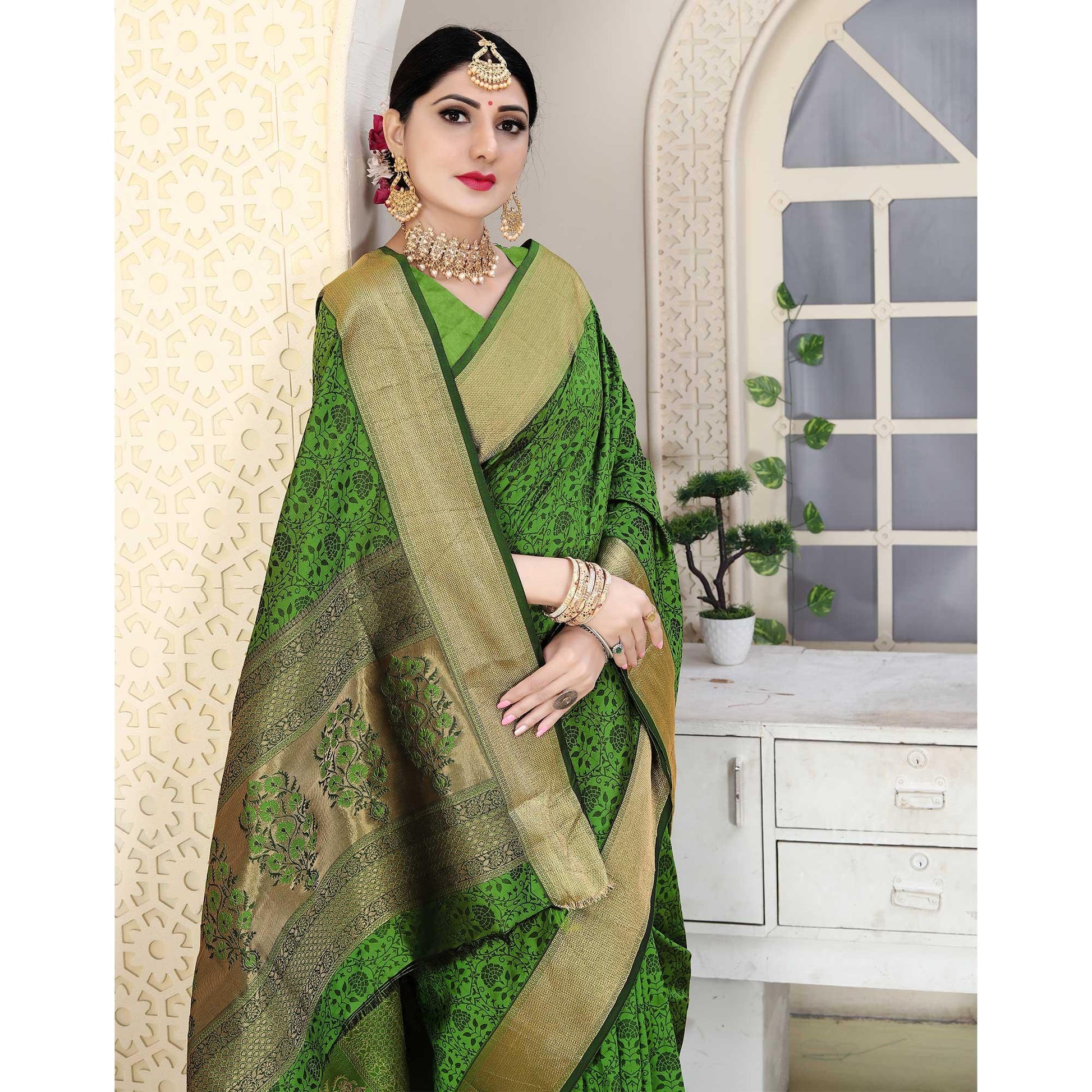 green-festive-wear-jacquard-border-soft-silk-saree-128390