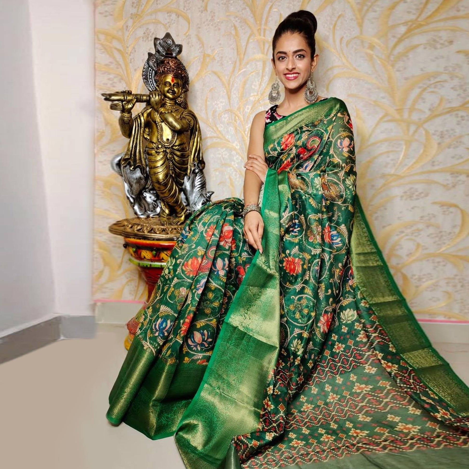 green-festive-wear-kalamkari-printed-chanderi-silk-saree-with-zari-weaving-border-128490