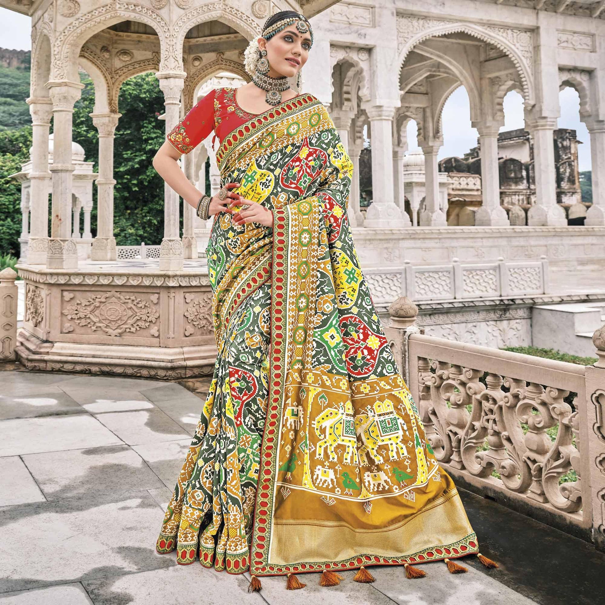 green-festive-wear-plain-hand-work-pure-silk-saree-127315