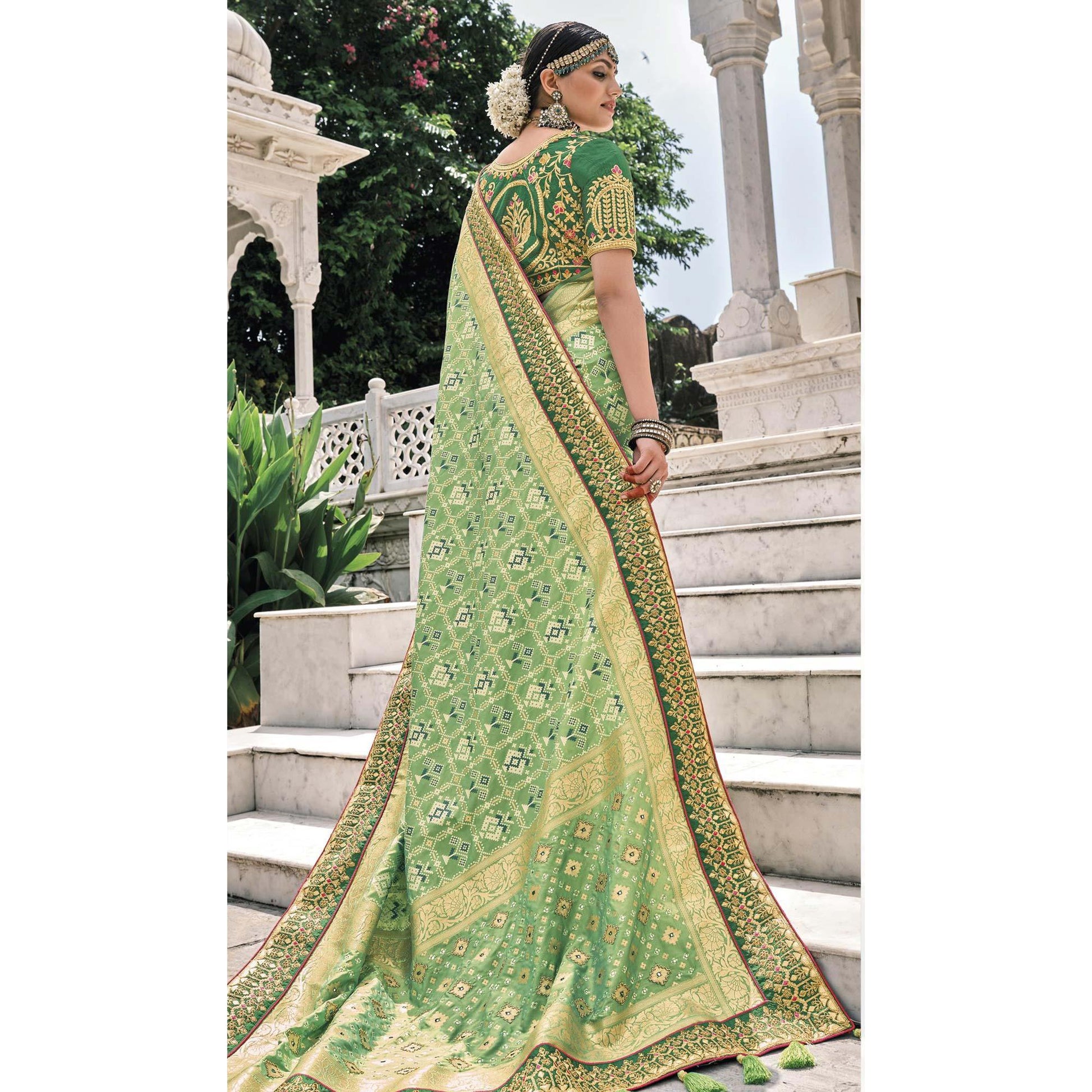 green-festive-wear-plain-hand-work-pure-silk-saree-127309