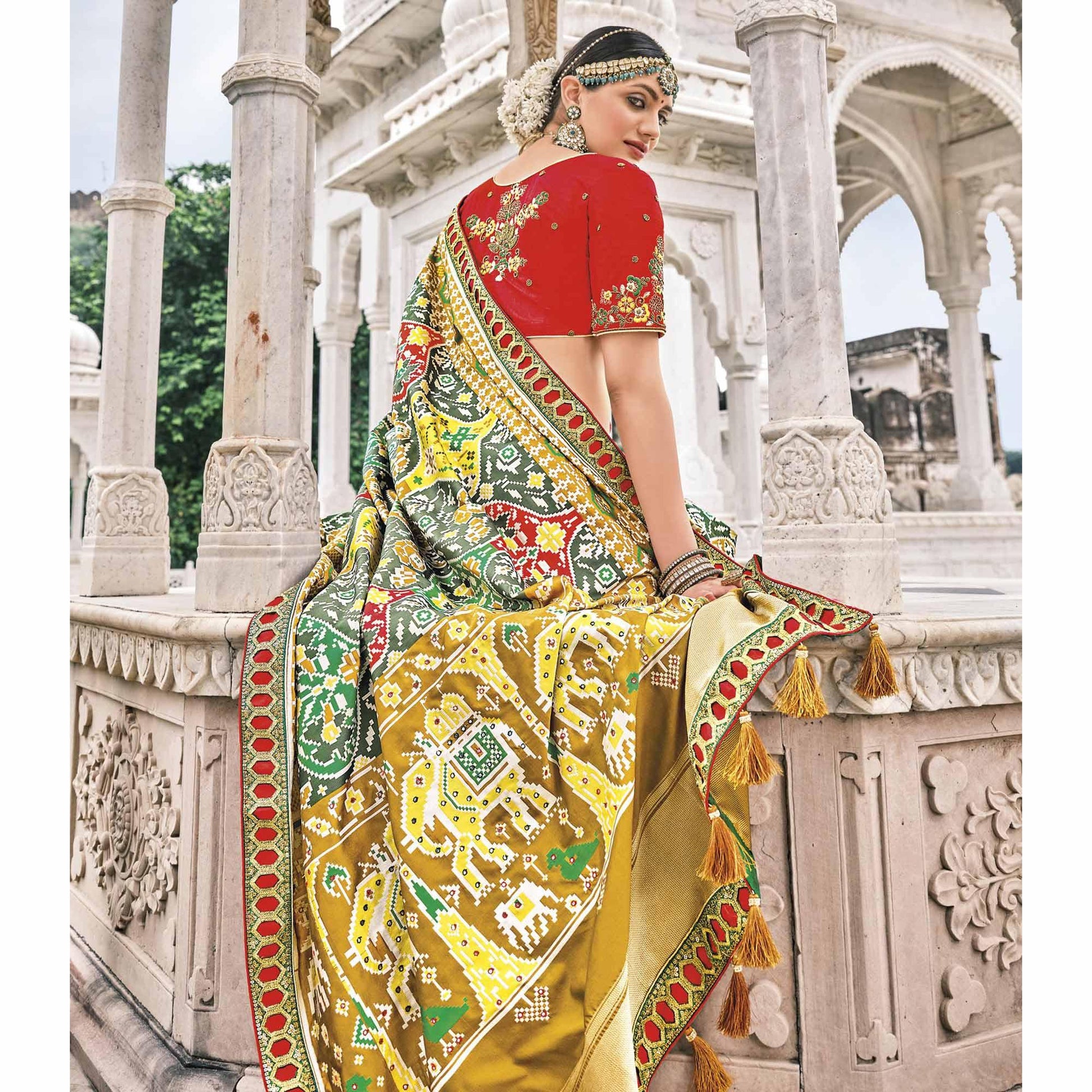 green-festive-wear-plain-hand-work-pure-silk-saree-127315