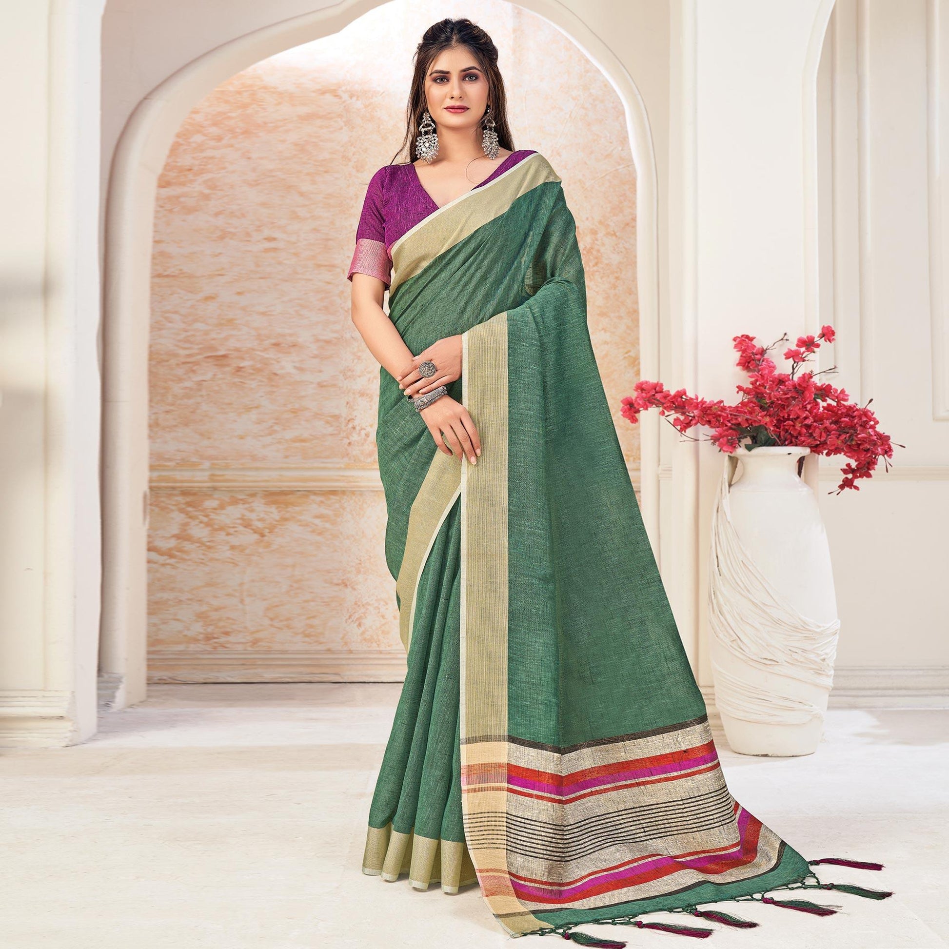 green-festive-wear-solid-linen-saree-135587