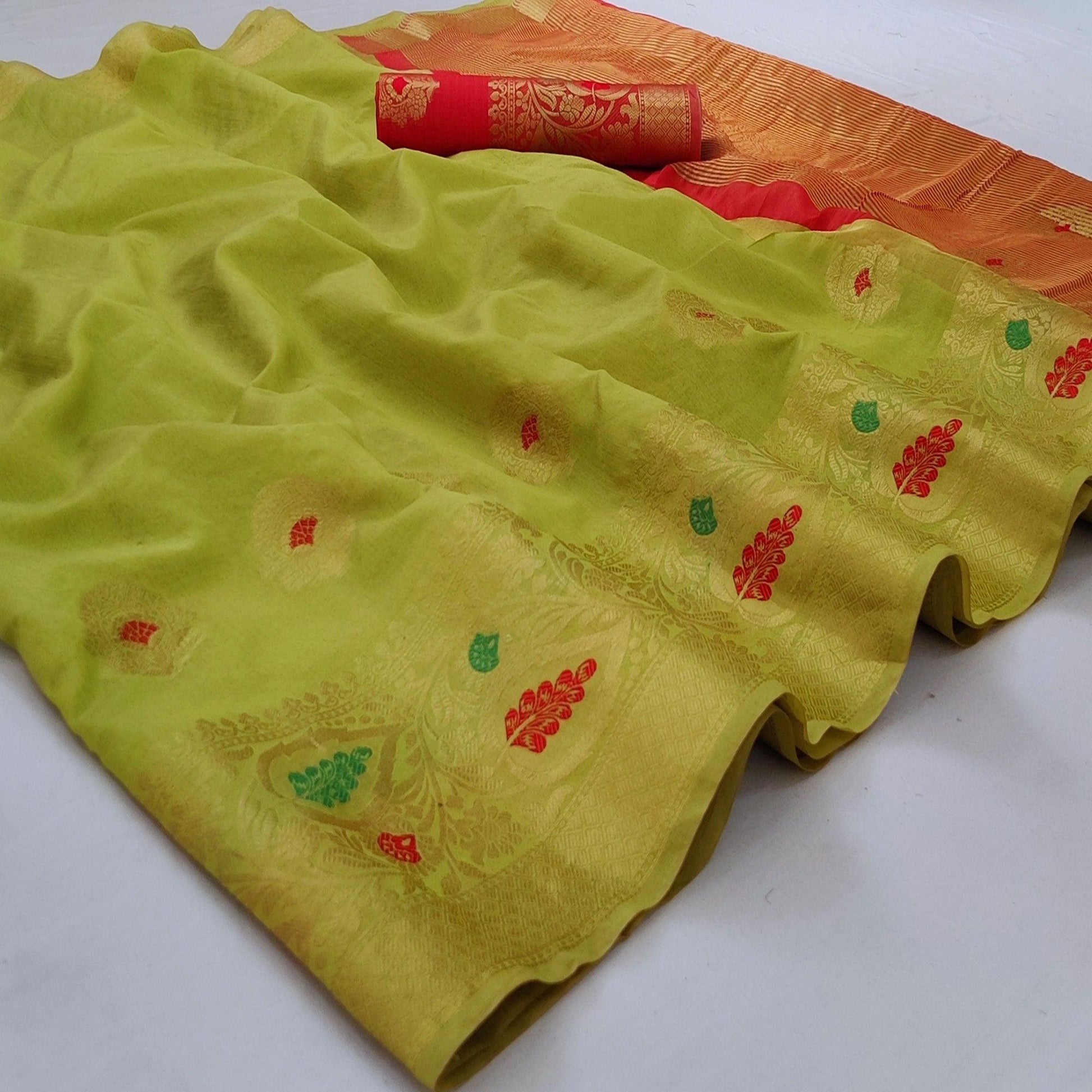 green-festive-wear-woven-banarasi-saree-with-butta-and-jacquard-border-125945