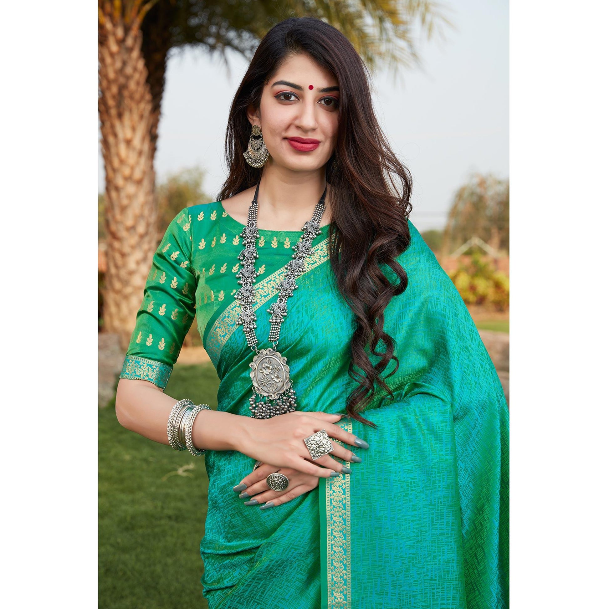 green-festive-wear-woven-banarasi-satin-silk-saree-109912