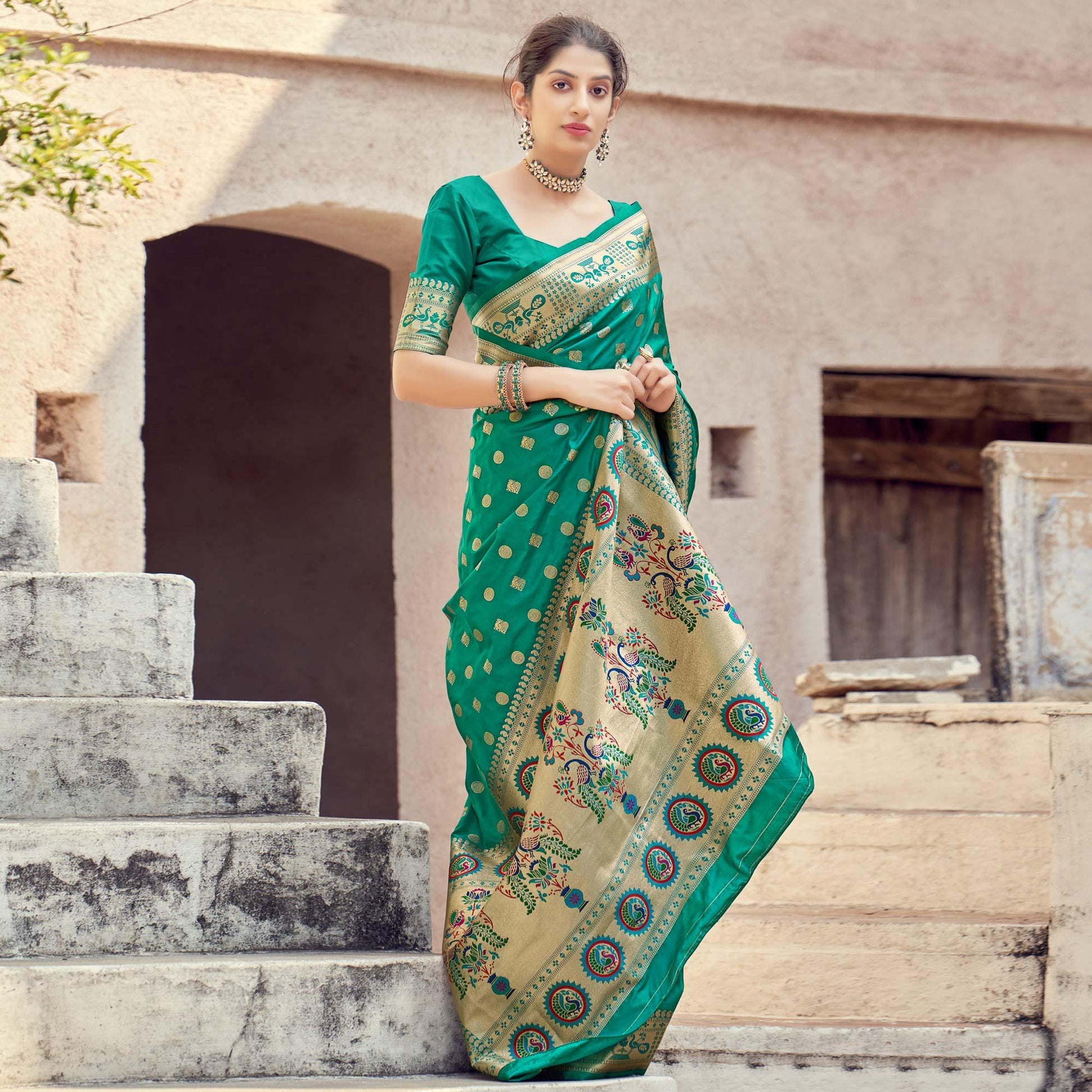 green-festive-wear-woven-banarasi-silk-saree-129733