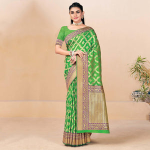 green-festive-wear-woven-banarasi-silk-saree-127494