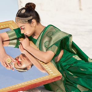 green-festive-wear-woven-banarasi-silk-saree-139431