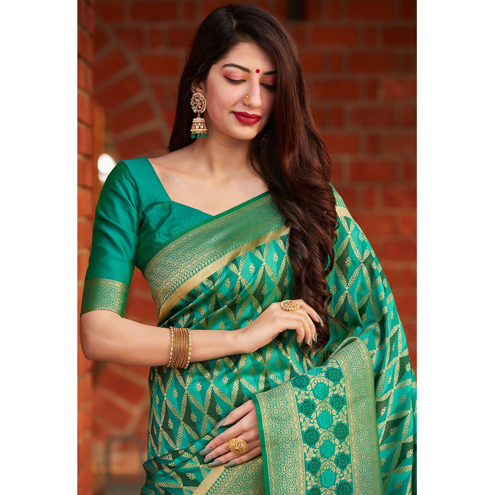 green-festive-wear-woven-banarasi-silk-saree-110606