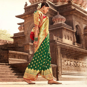 green-festive-wear-woven-banarasi-silk-saree-with-zari-border-pallu-123043