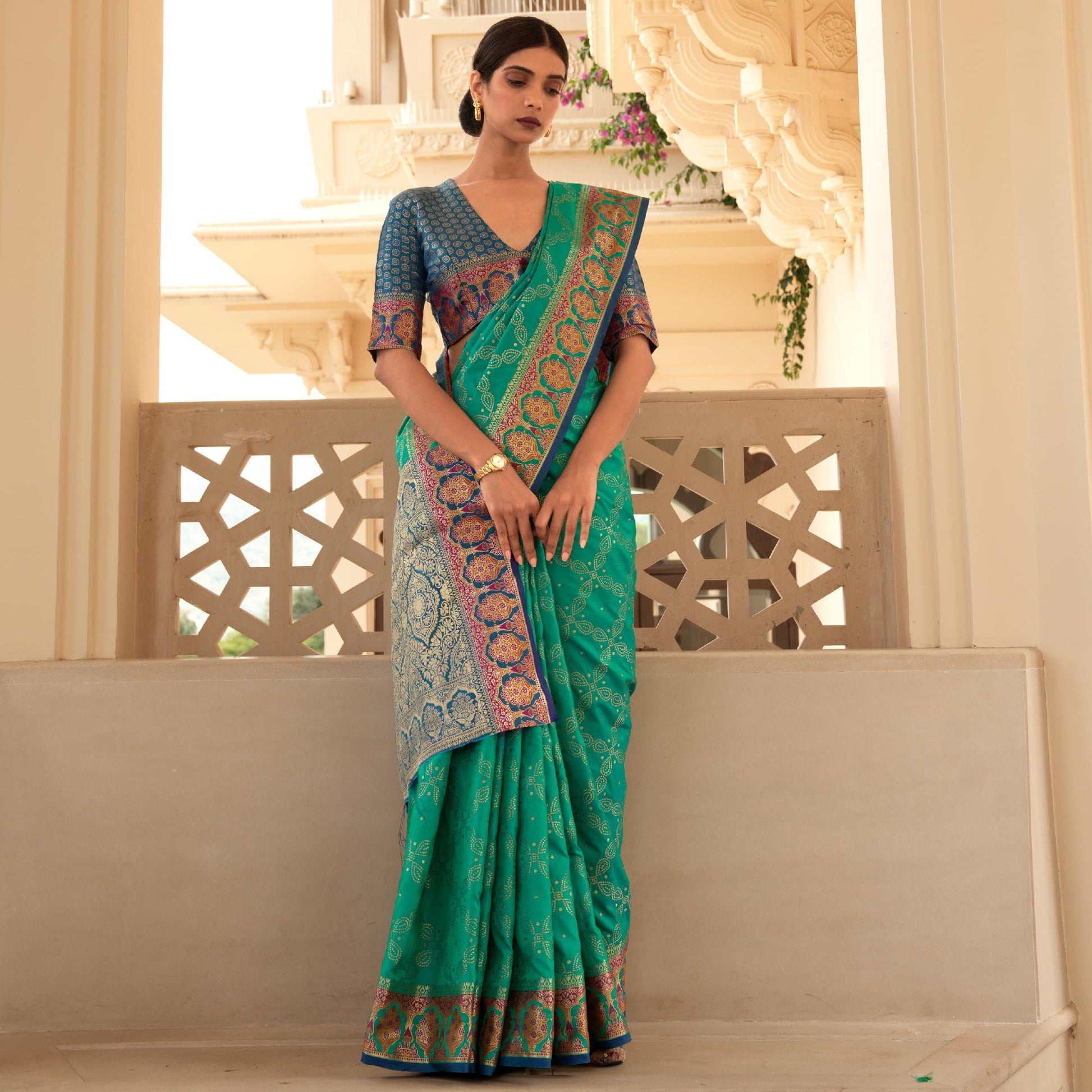 green-festive-wear-woven-handloom-saree-127907