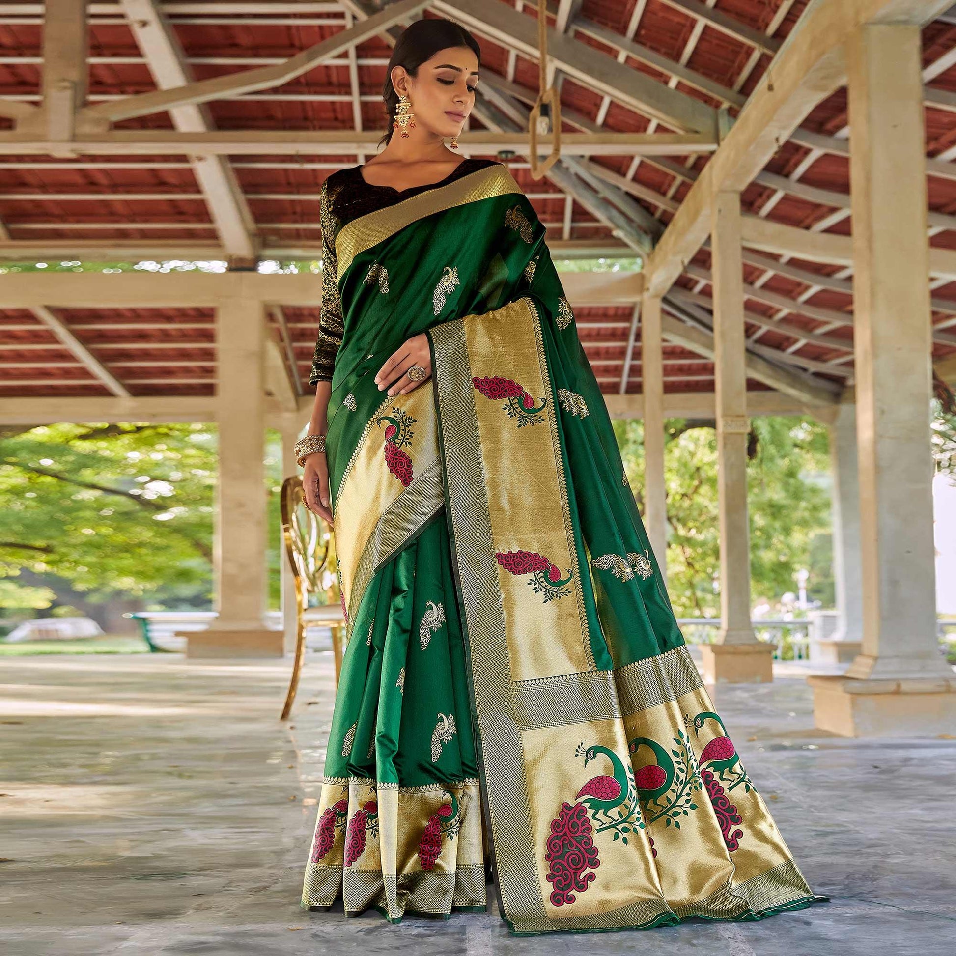 green-festive-wear-woven-handloom-silk-saree-130232