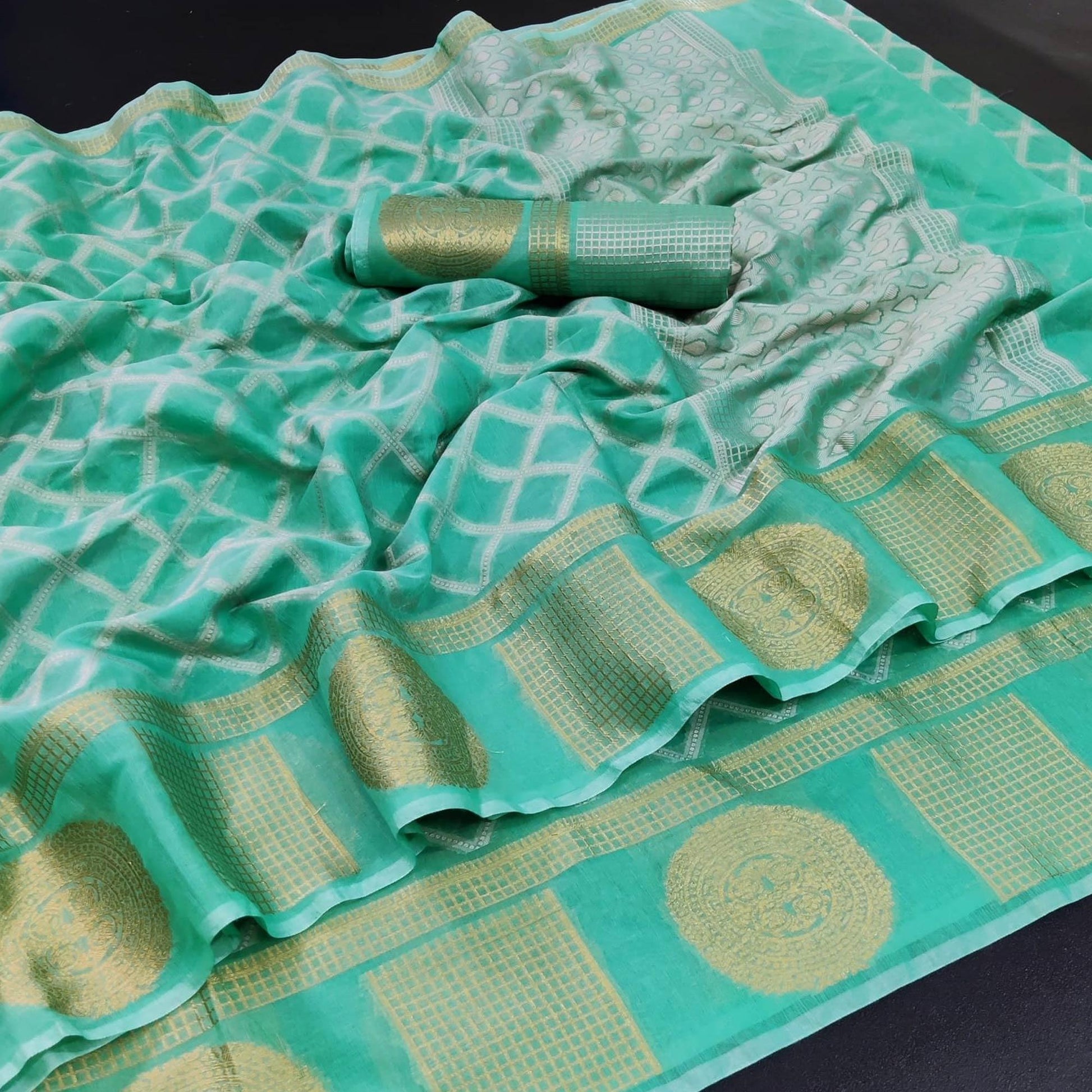 green-festive-wear-woven-jacquard-banarasi-saree-115306