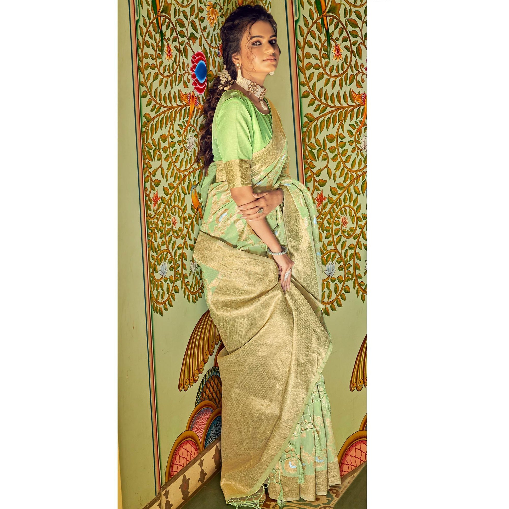 green-festive-wear-woven-linen-saree-140747