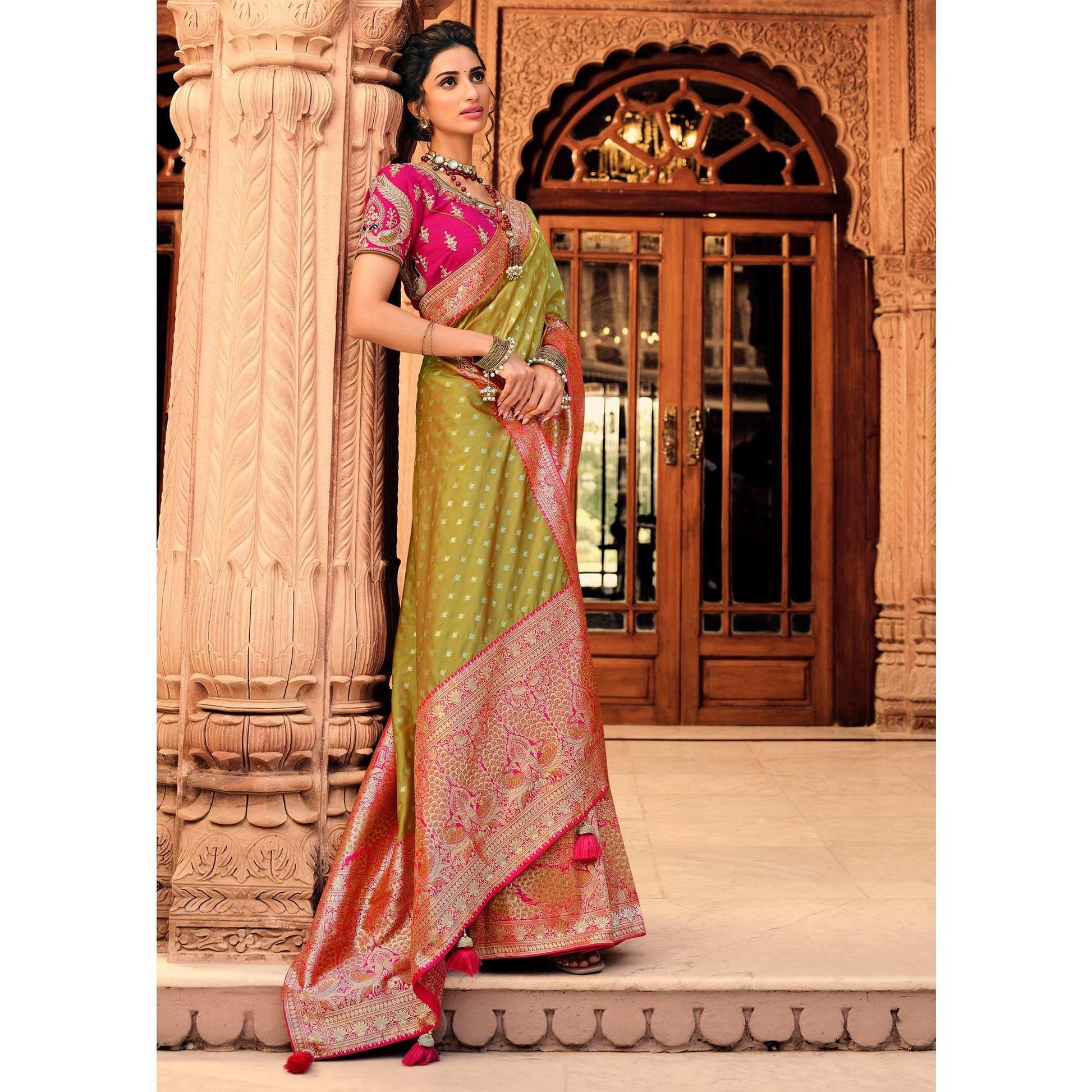green-festive-wear-woven-silk-saree
