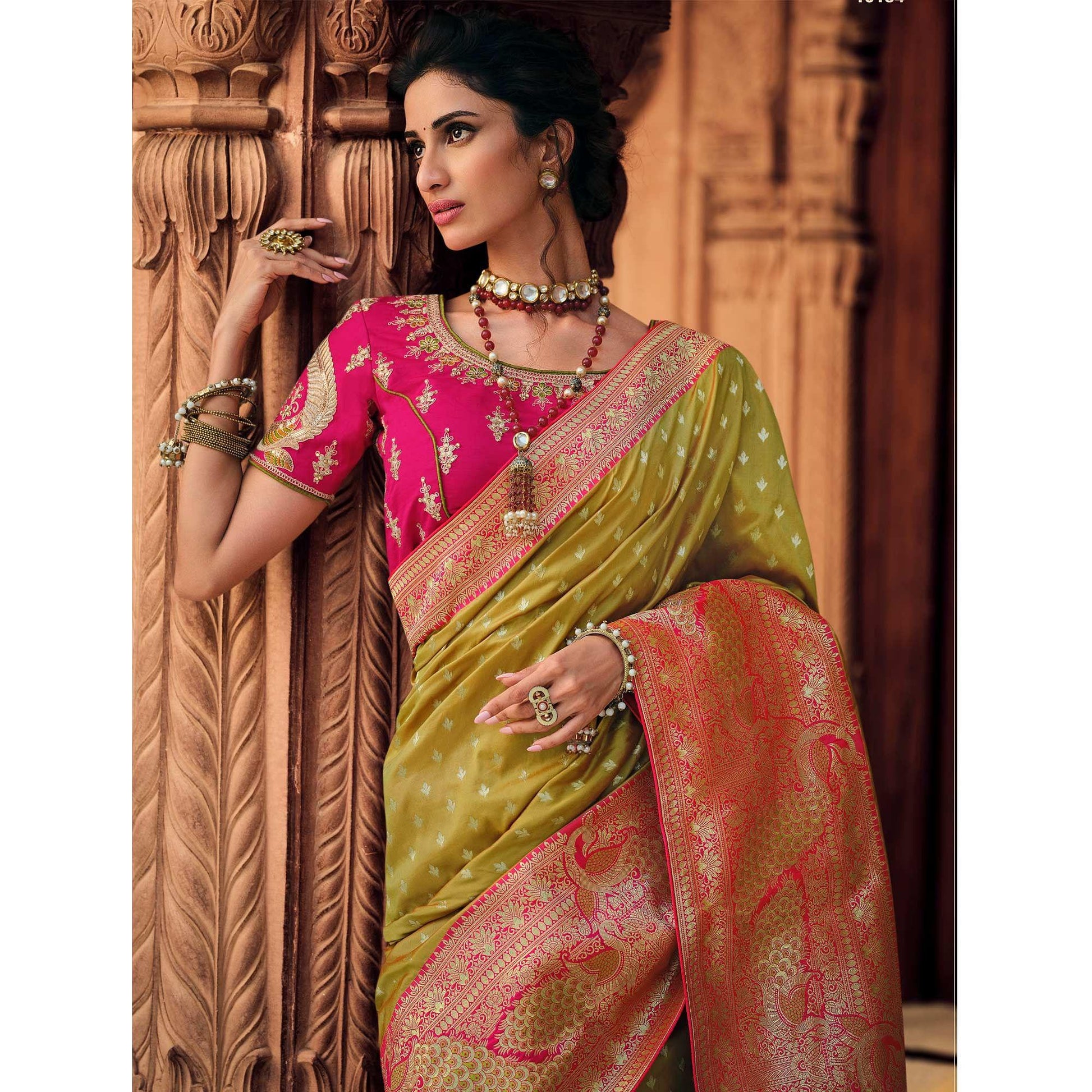 green-festive-wear-woven-silk-saree