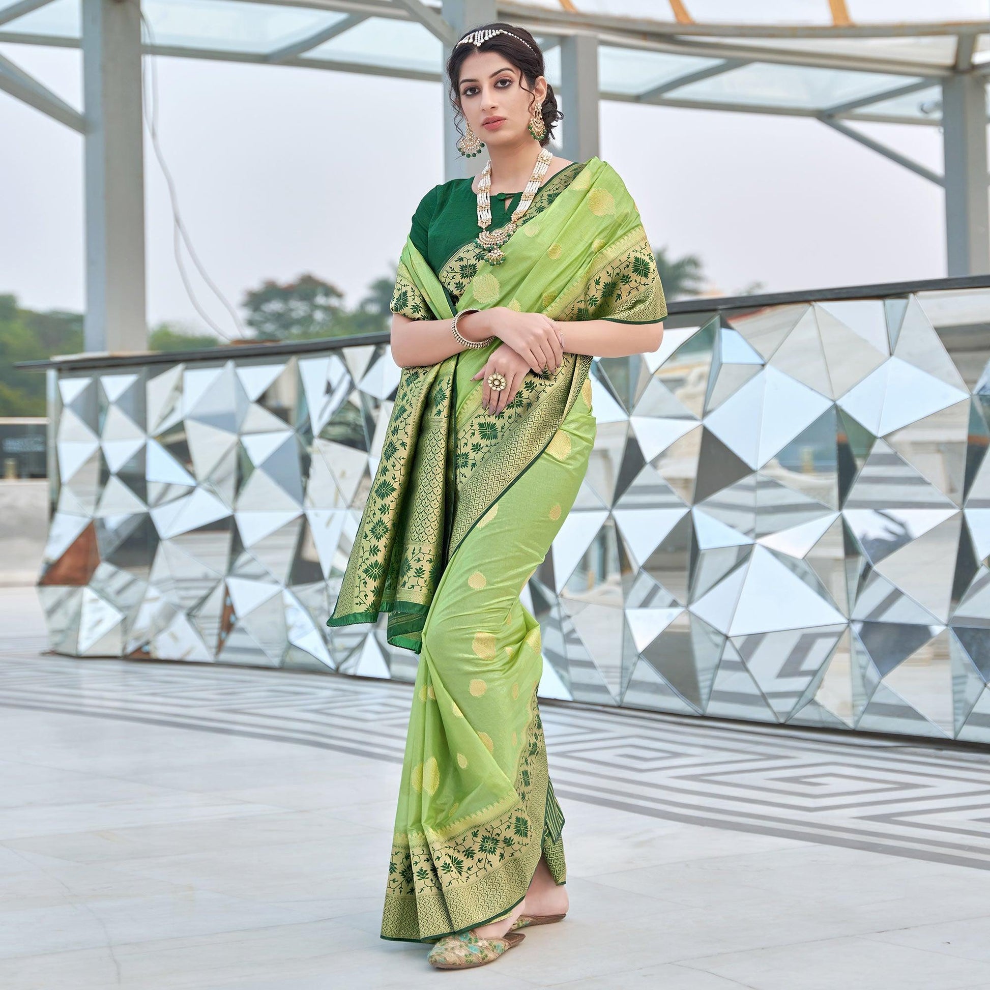 green-festive-wear-woven-silk-organza-saree-138061