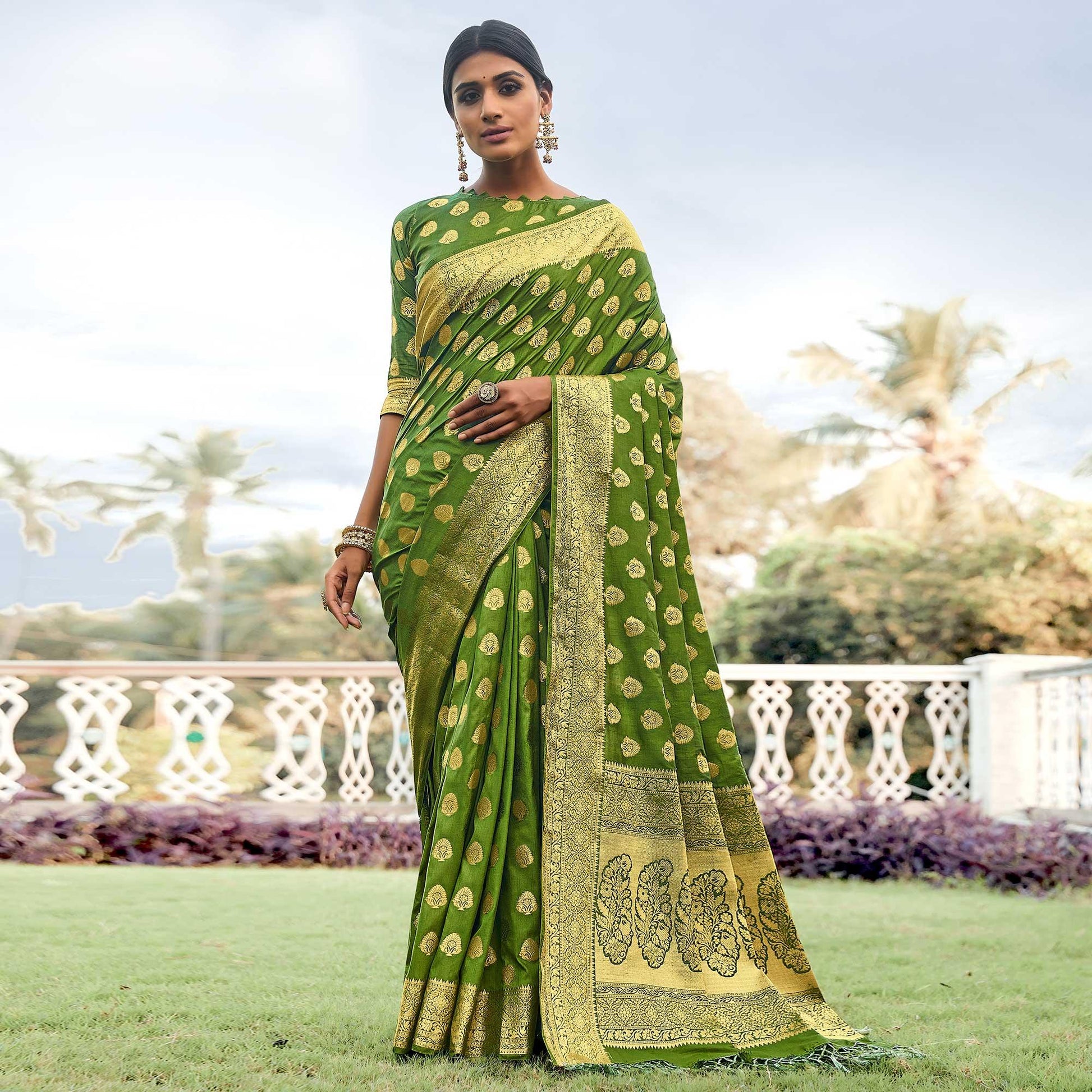 green-festive-wear-woven-silk-saree-128403
