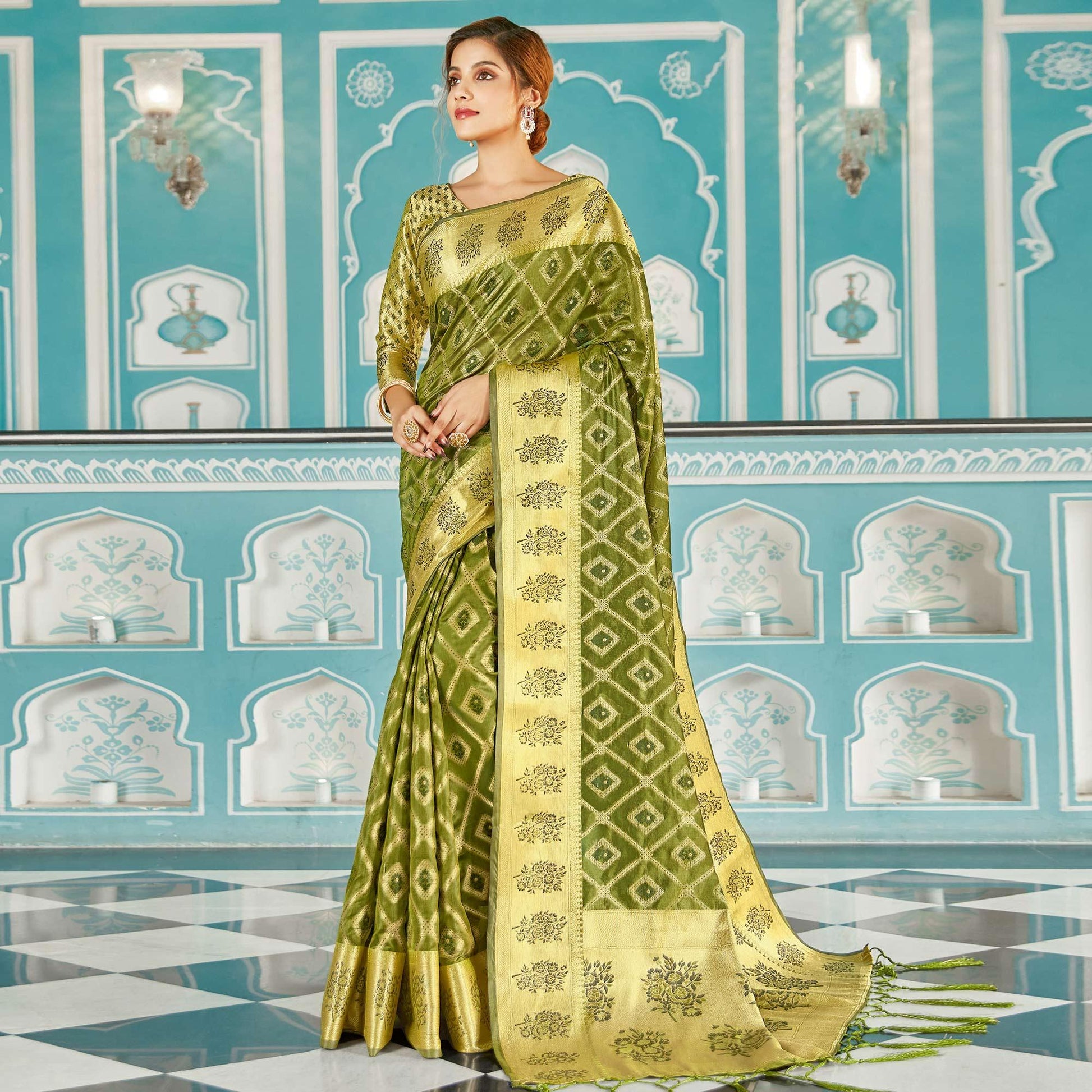 green-festive-wear-woven-organza-saree-120046
