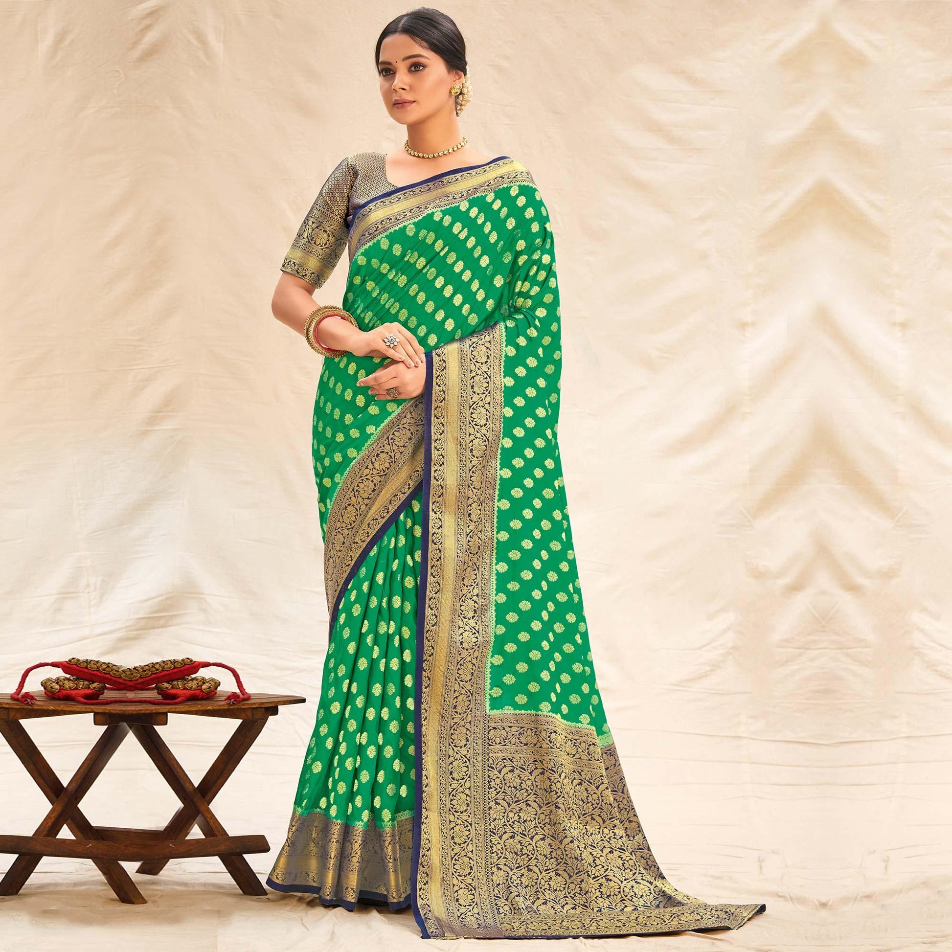 green-festive-wear-woven-silk-saree-127505