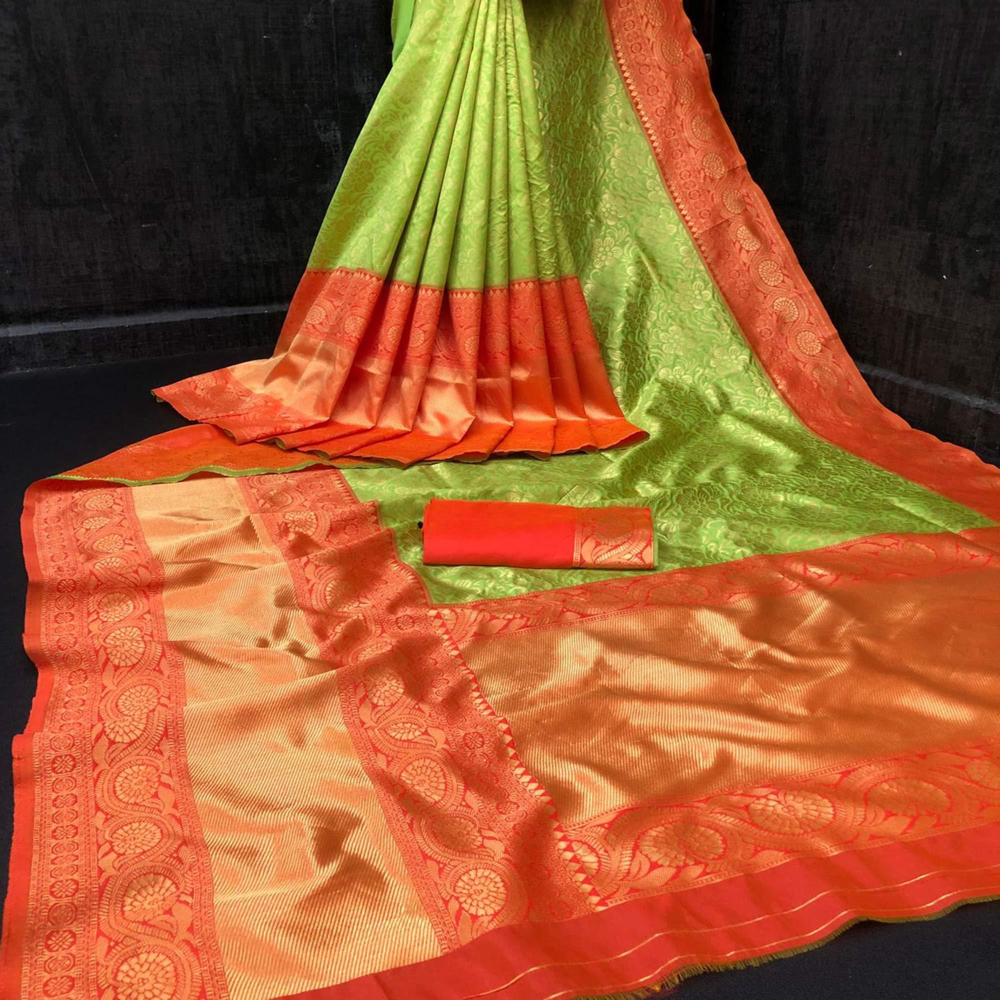 green-festive-wear-woven-silk-saree-128015