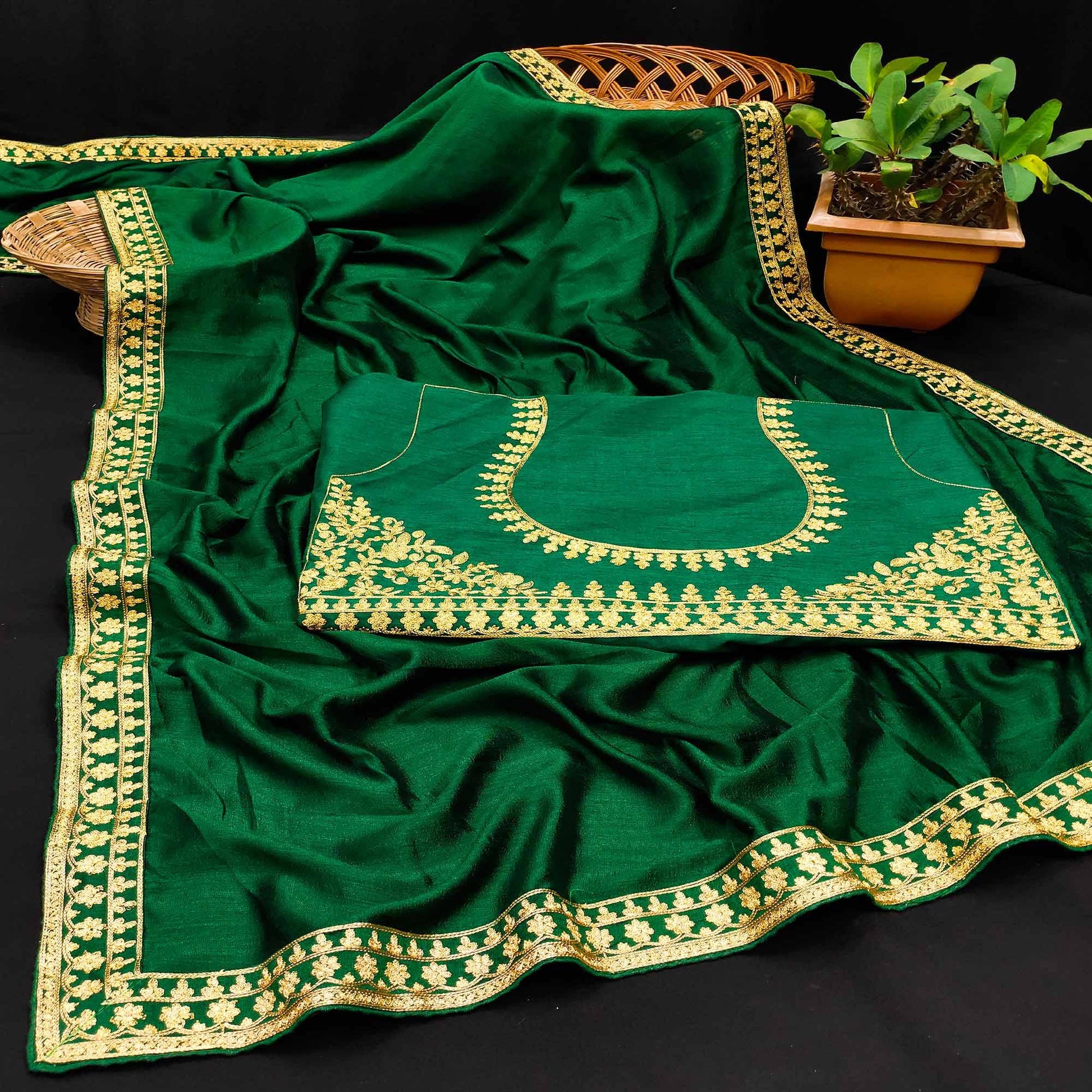 green-festive-wear-woven-vichitra-silk-saree-123833