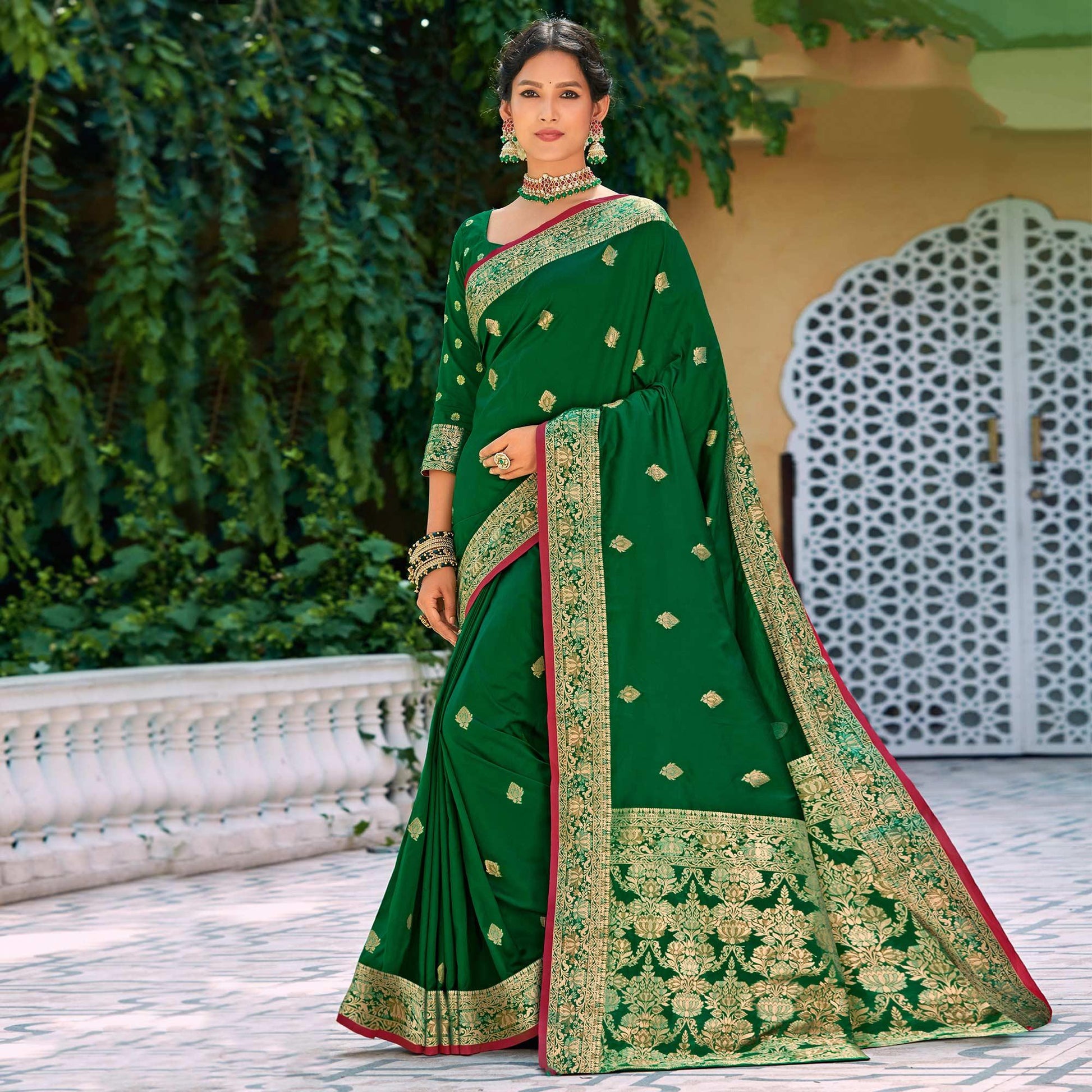 green-festive-wear-woven-silk-saree-118550