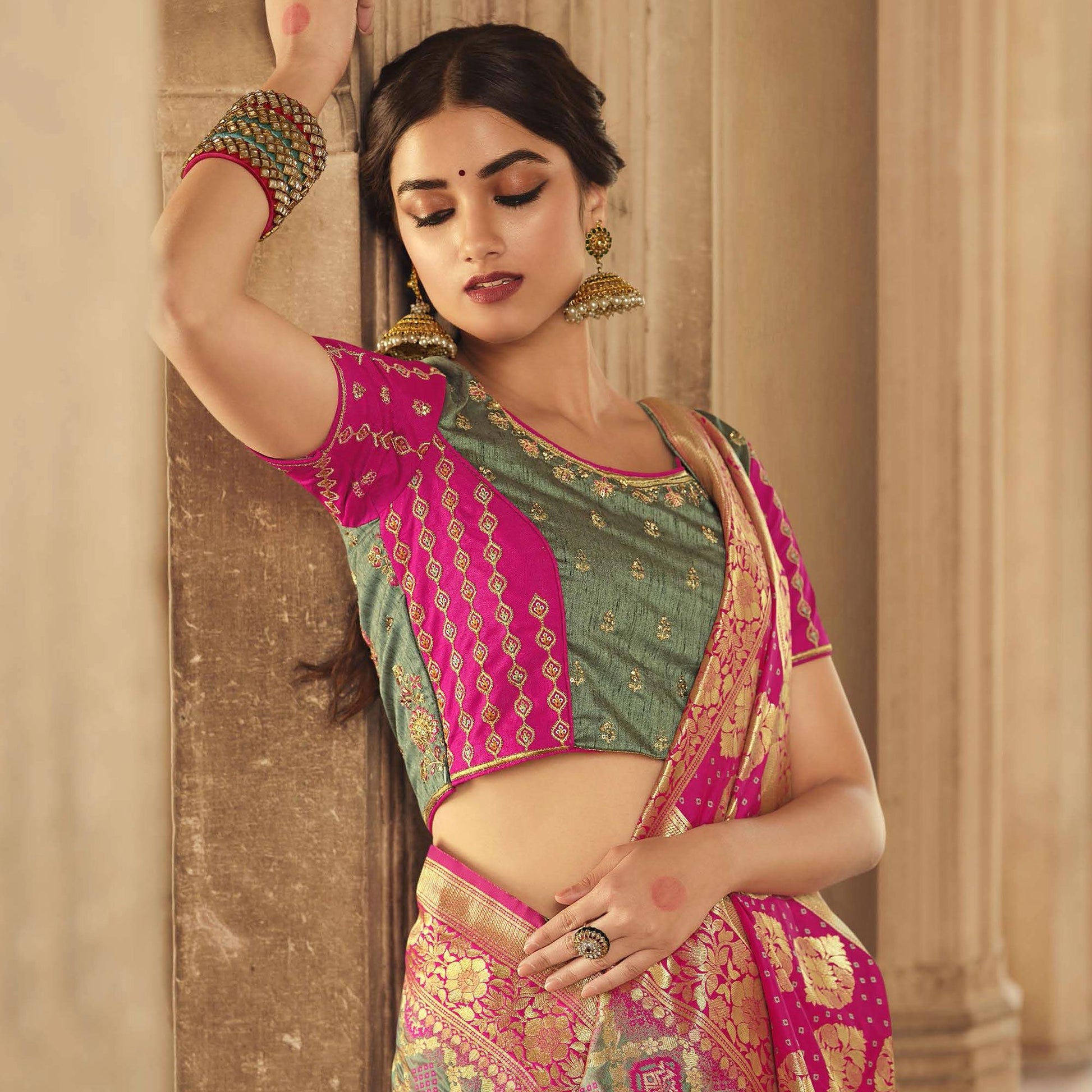 green-festive-wear-woven-silk-saree-138905