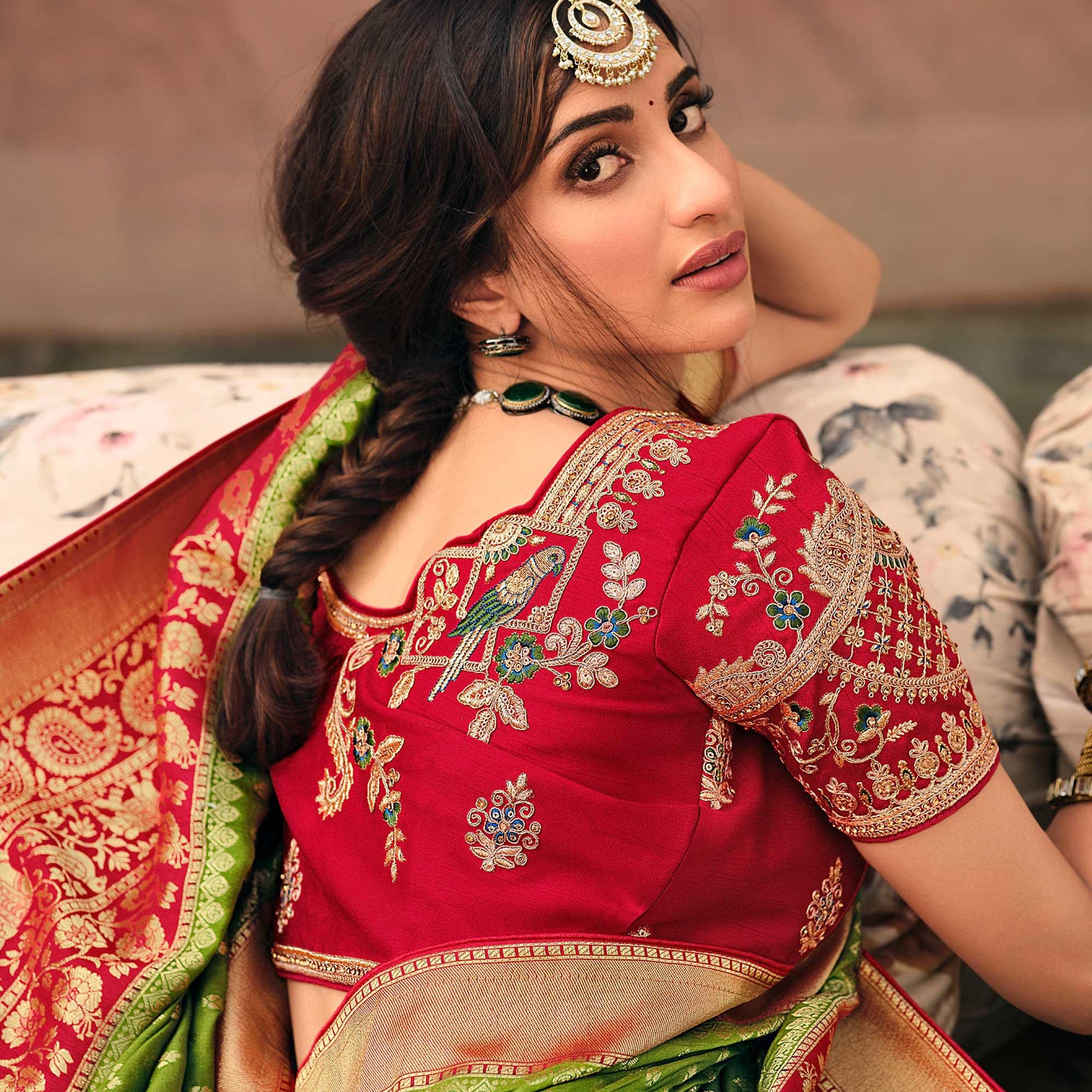 green-festive-wear-woven-silk-saree-138270