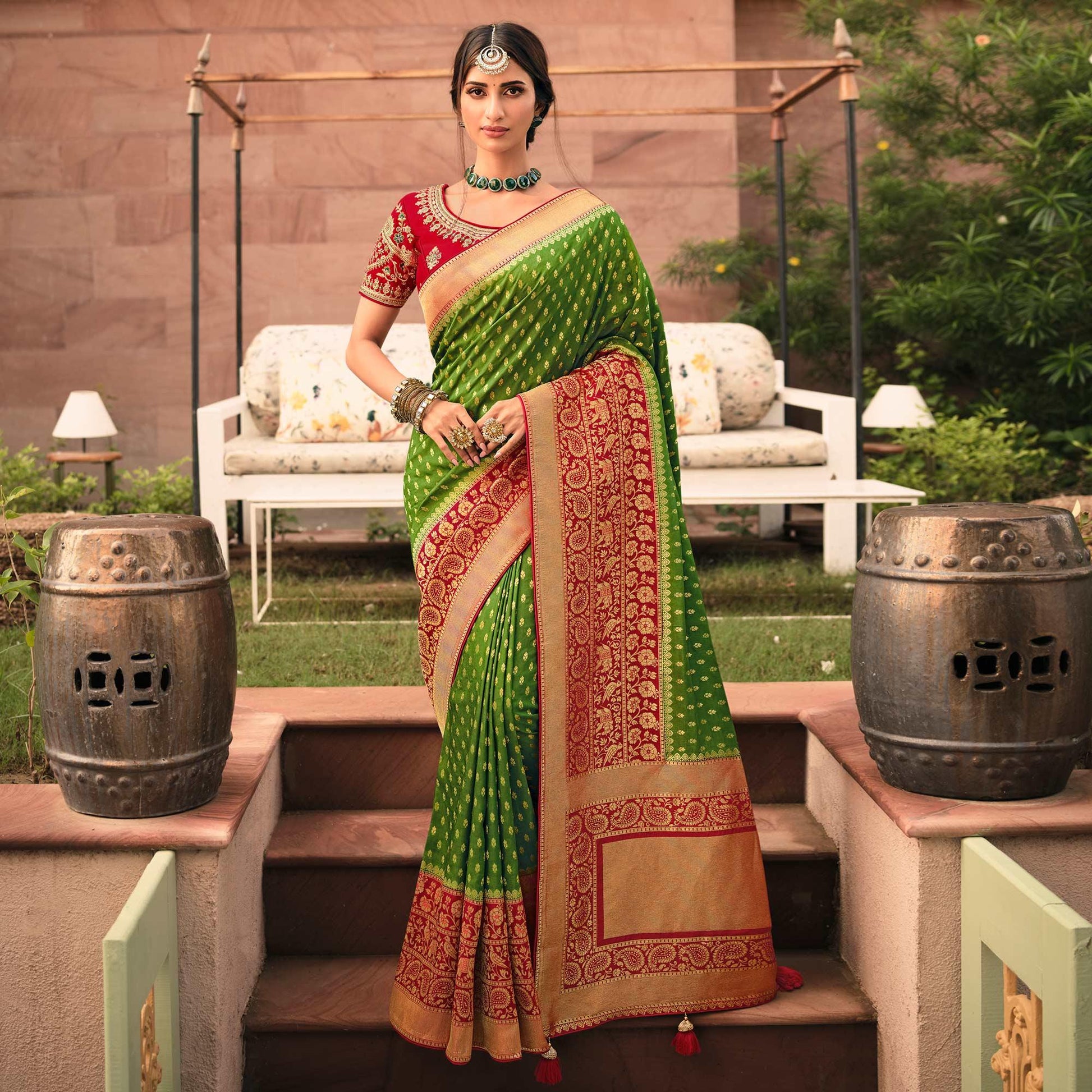 green-festive-wear-woven-silk-saree-138270