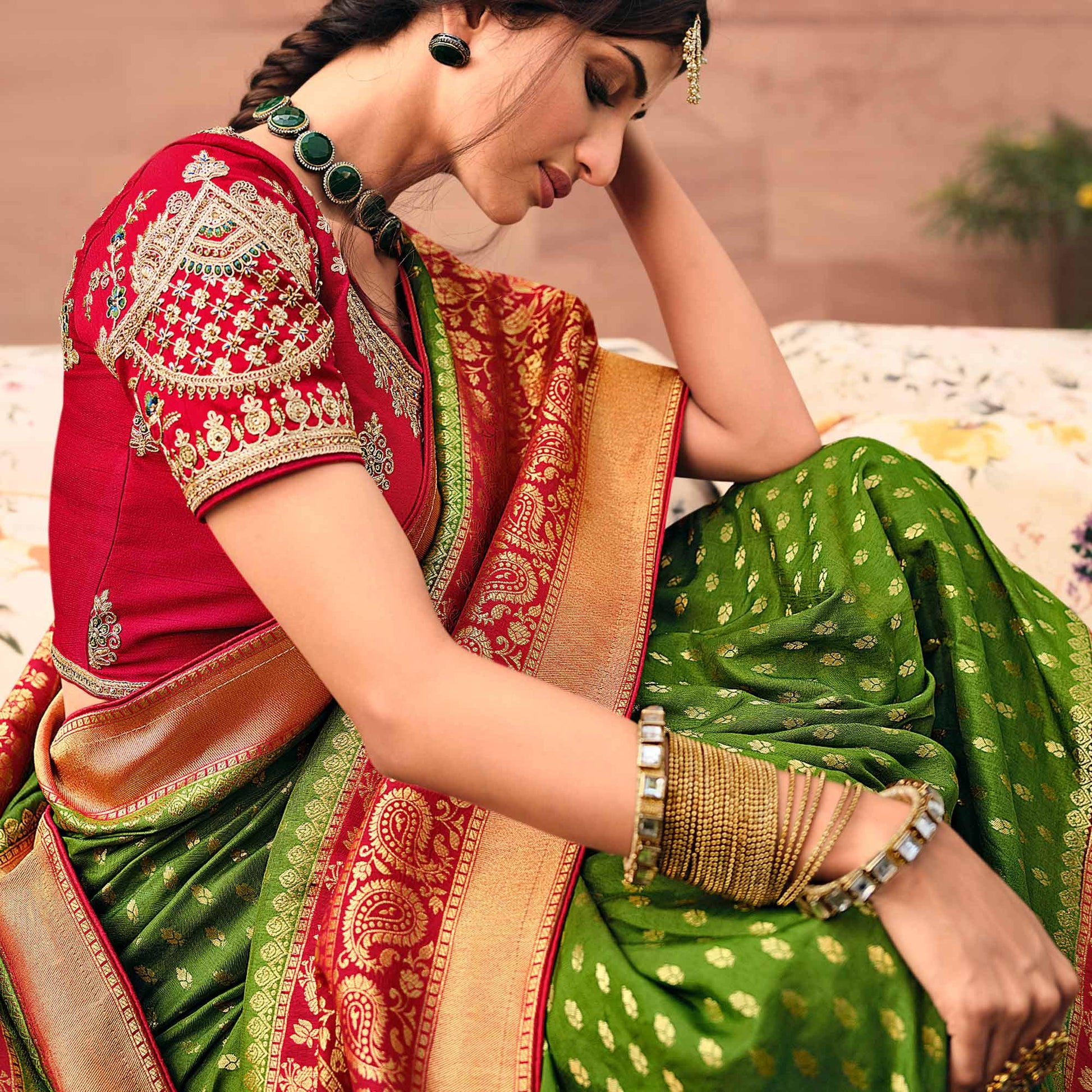 green-festive-wear-woven-silk-saree-138270