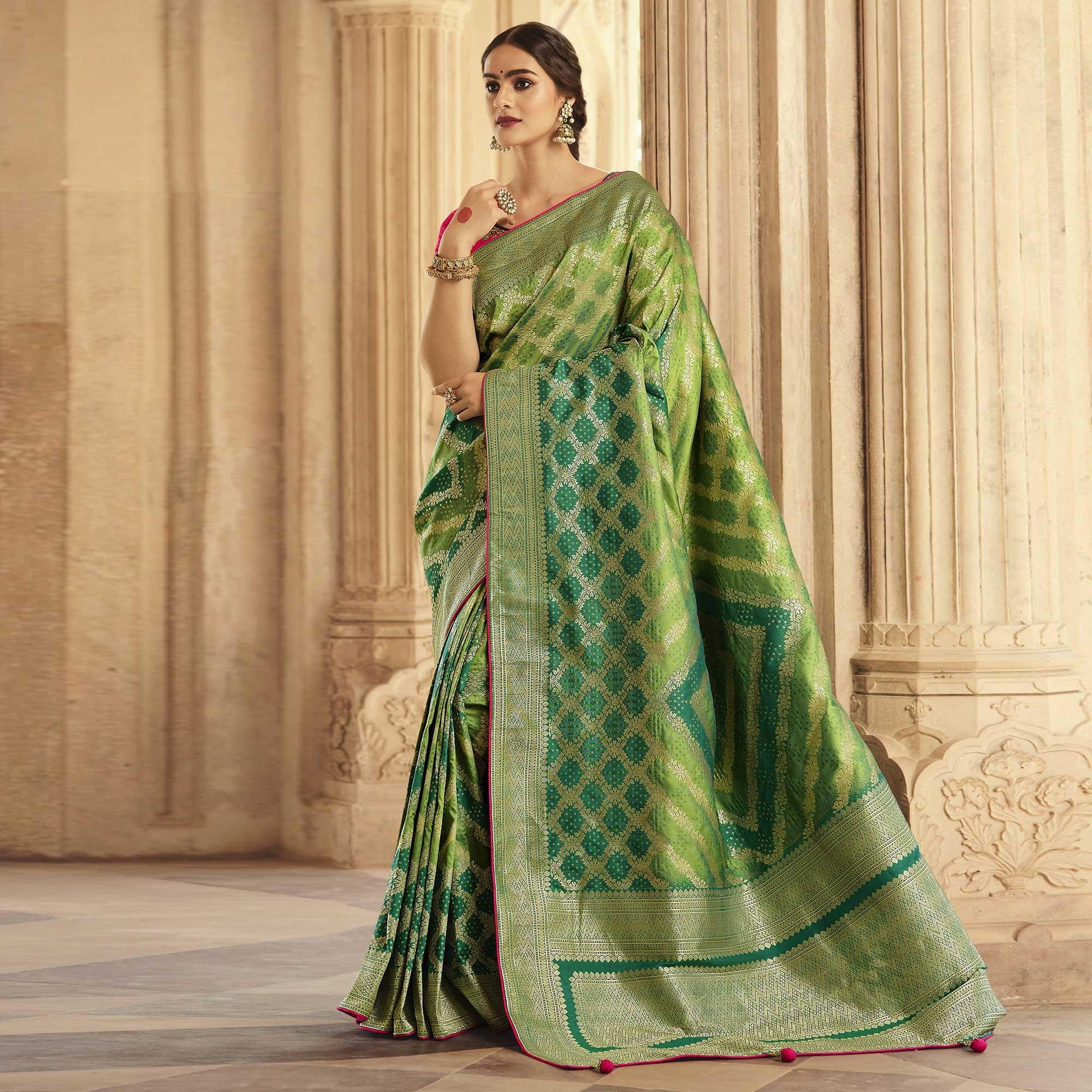 green-festive-wear-woven-silk-saree-138914