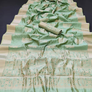 green-festive-wear-woven-pure-silk-saree-with-butta-pallu-109803