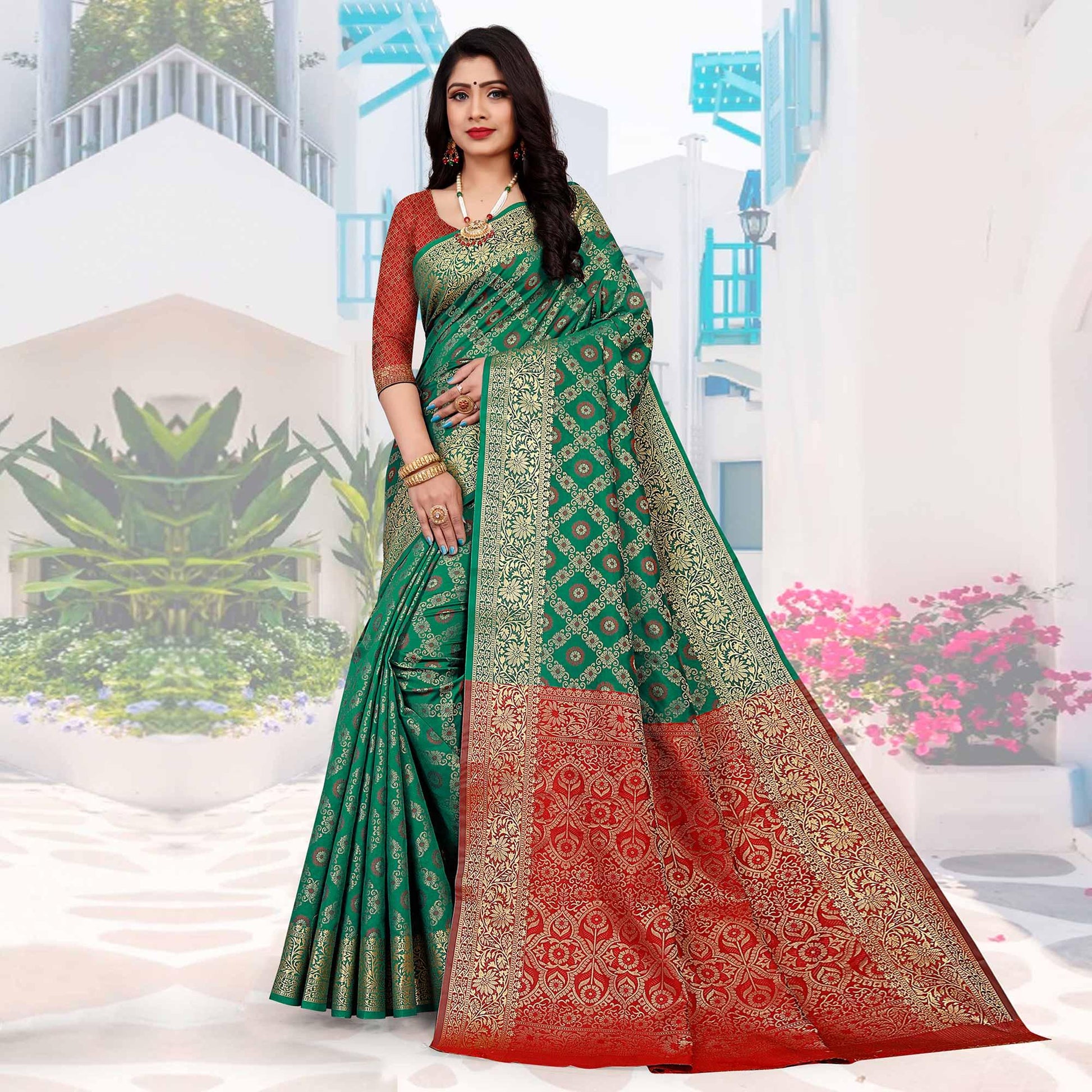 green-festive-wear-woven-silk-saree-with-patola-rich-pallu-140207