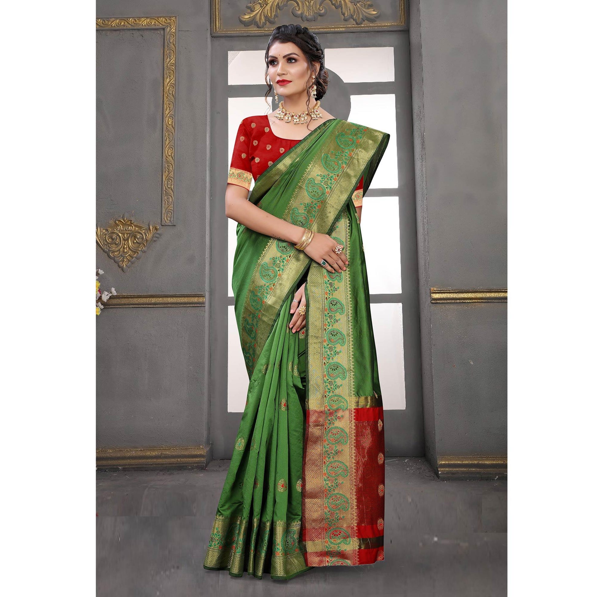 green-festive-wear-woven-with-meena-butta-lining-pallu-soft-silk-saree-112135