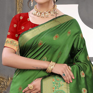 green-festive-wear-woven-with-meena-butta-lining-pallu-soft-silk-saree-112135