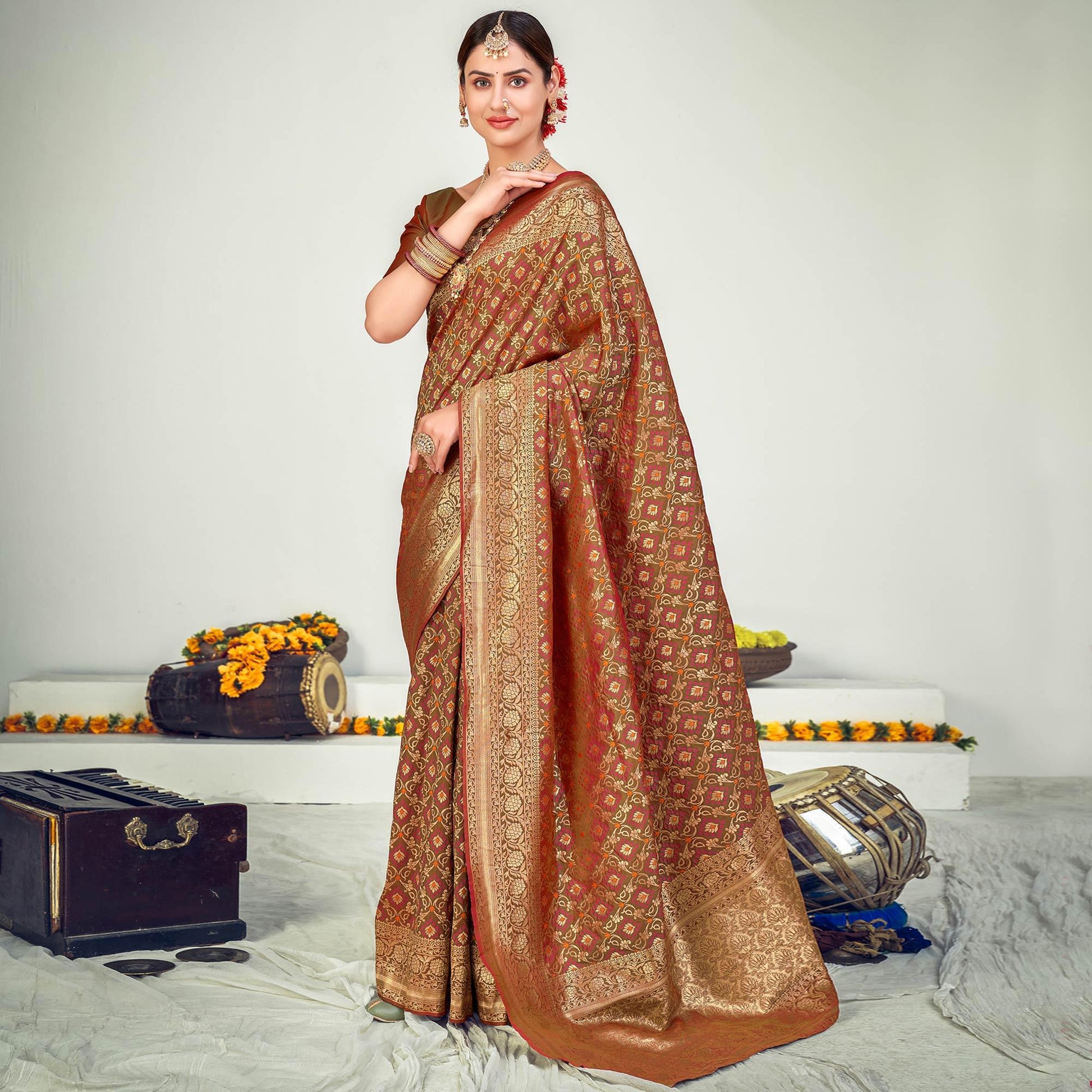 green-festive-wear-zari-woven-banarasi-silk-saree-119420
