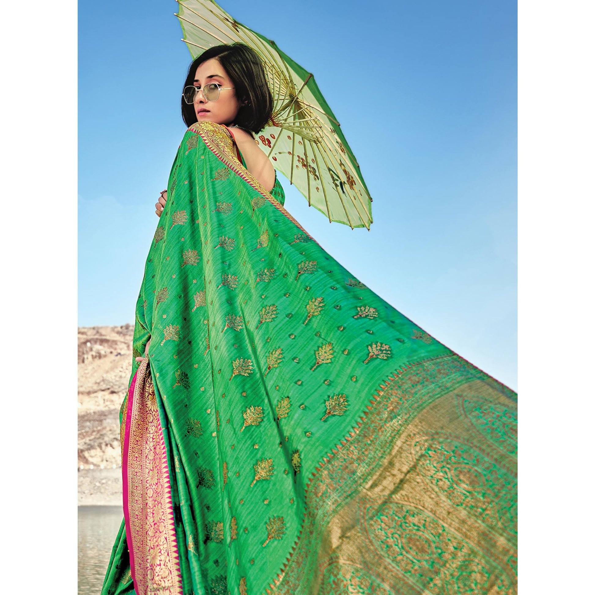 green-festive-wear-zari-woven-banarasi-silk-saree-140368
