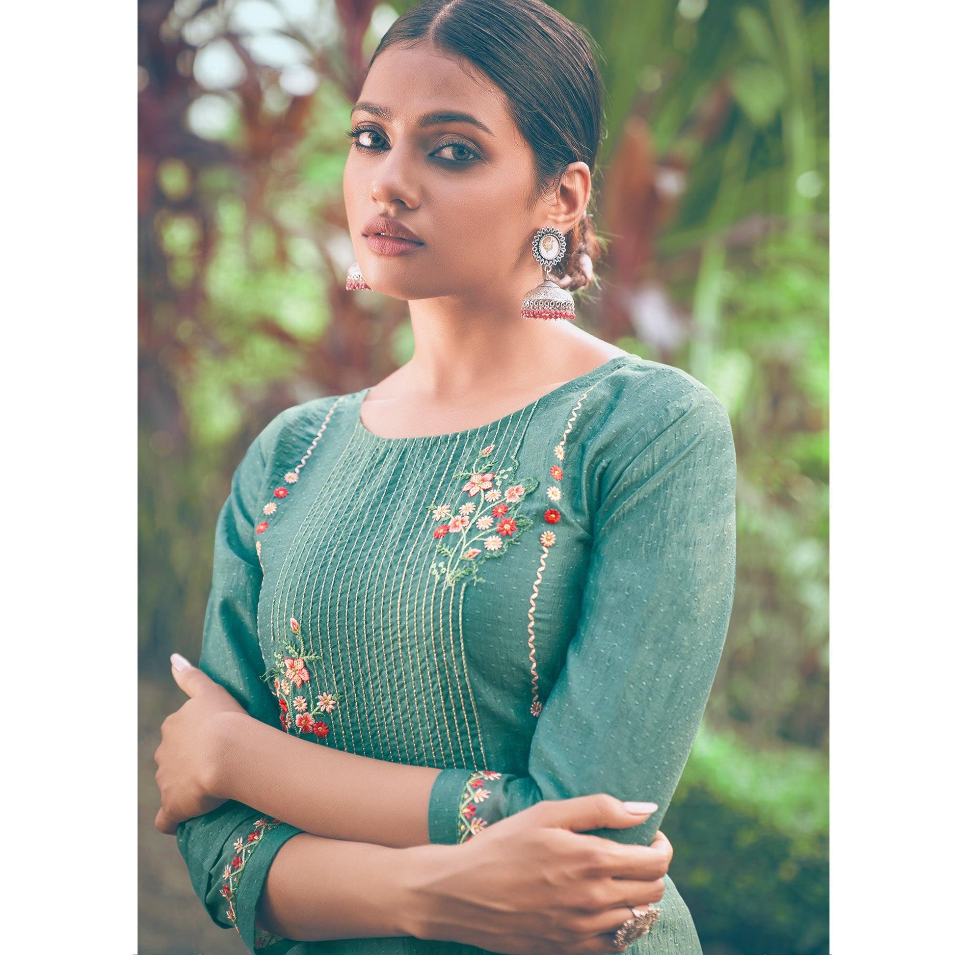 green-partywear-embroidered-chiffon-kurti-pant-set-with-dupatta-138461