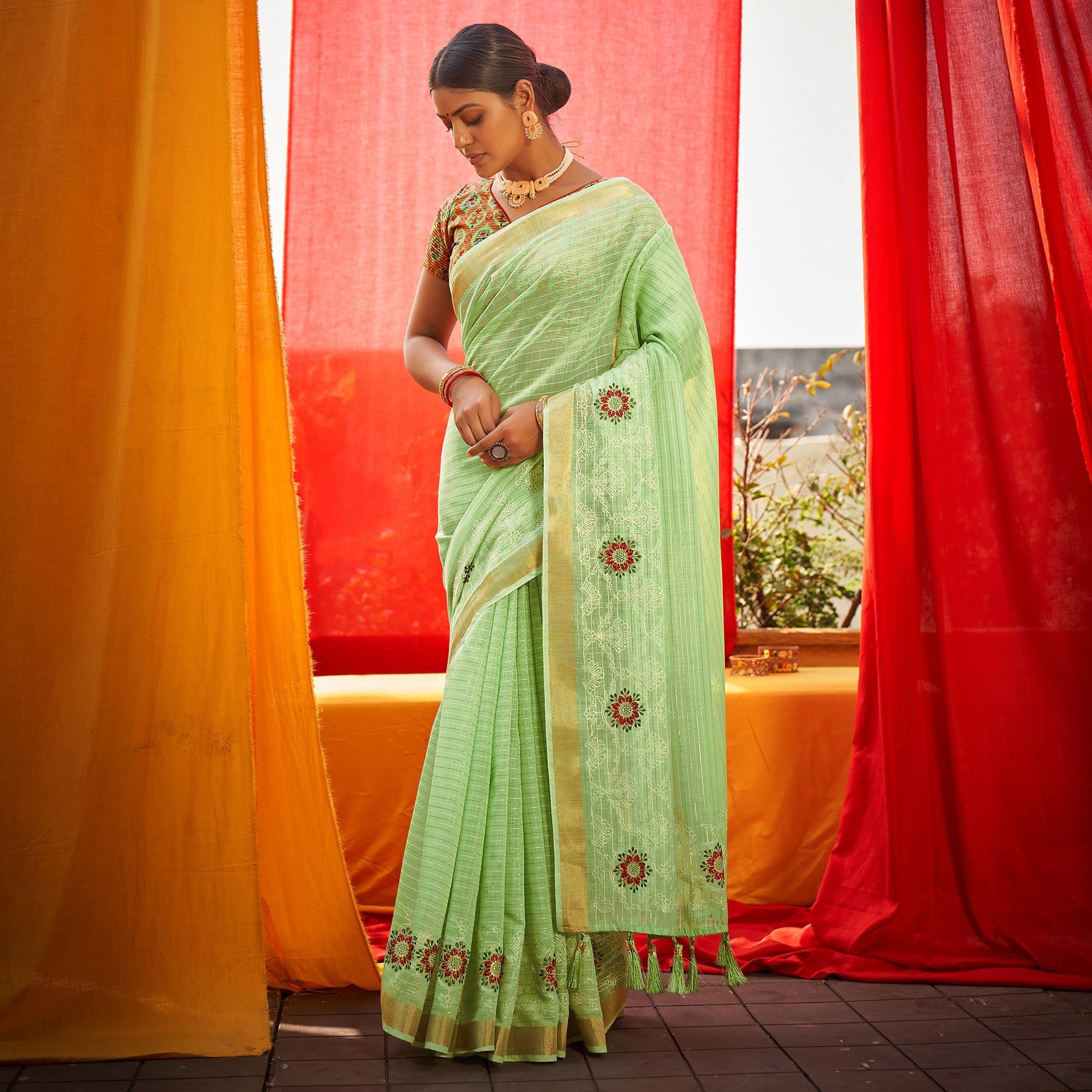 green-floral-embroidered-linen-saree-144884