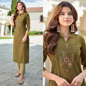 green-casual-wear-floral-embroidered-cotton-kurti-pant-set-141016