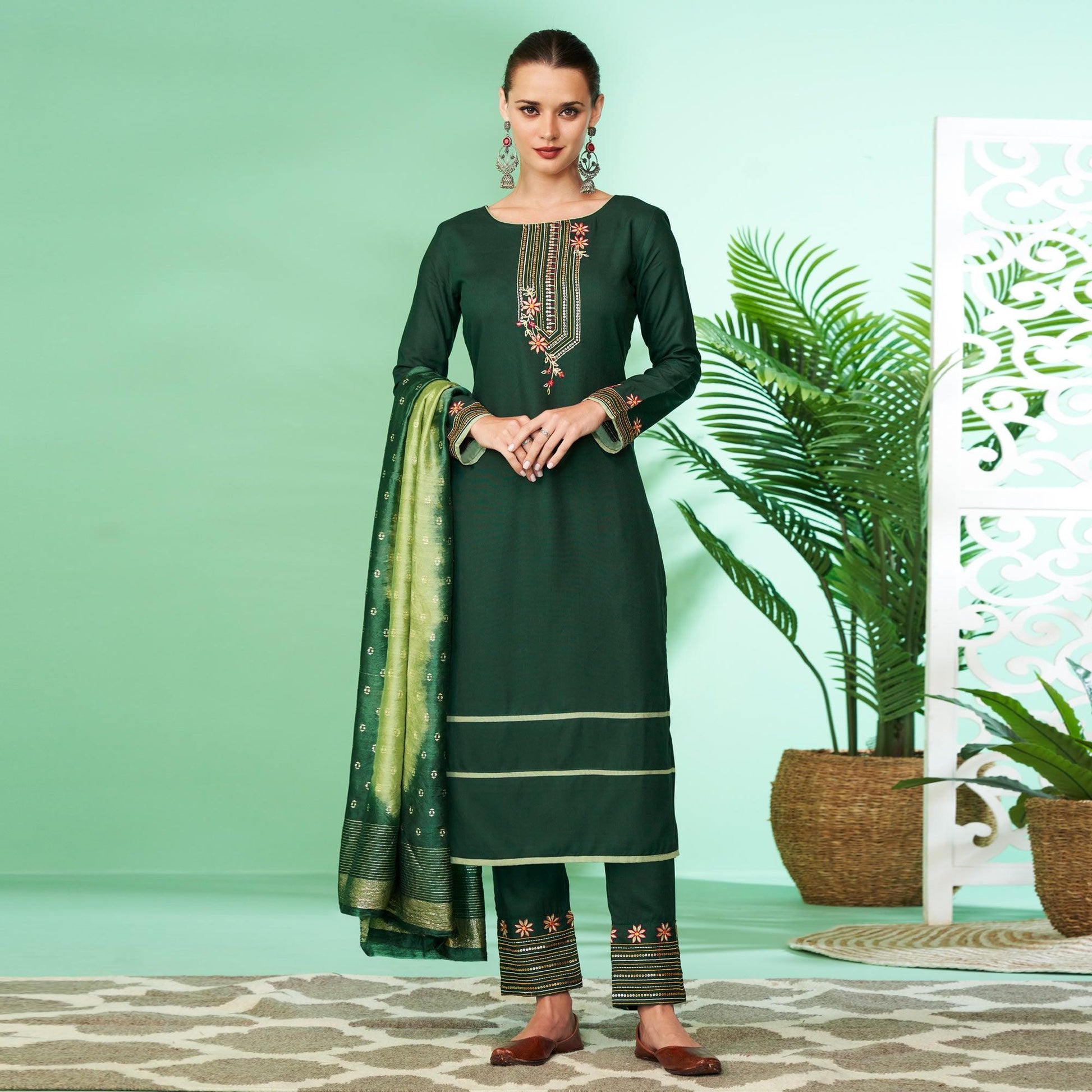 green-floral-embroidered-rayon-kurti-pant-set-145323