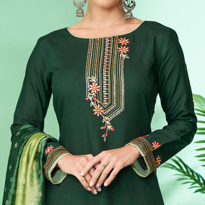 green-floral-embroidered-rayon-kurti-pant-set-145323