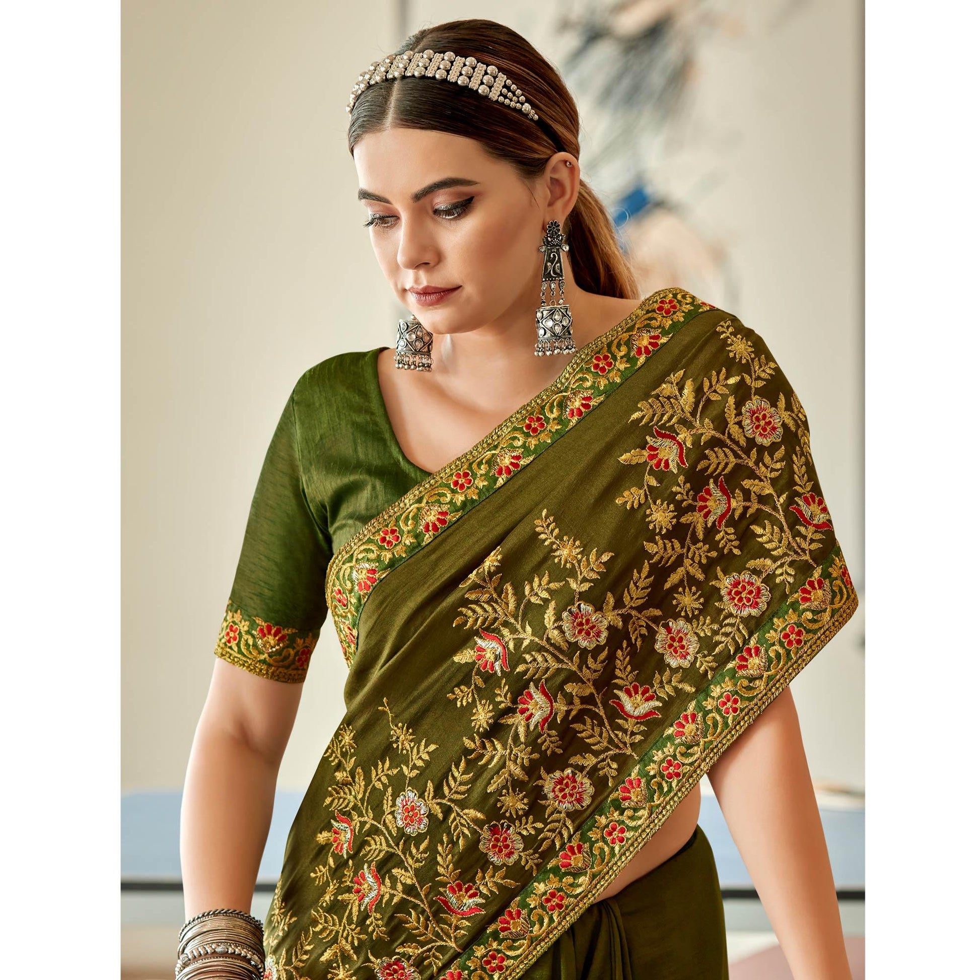 green-floral-embroidered-vichitra-silk-saree-144802