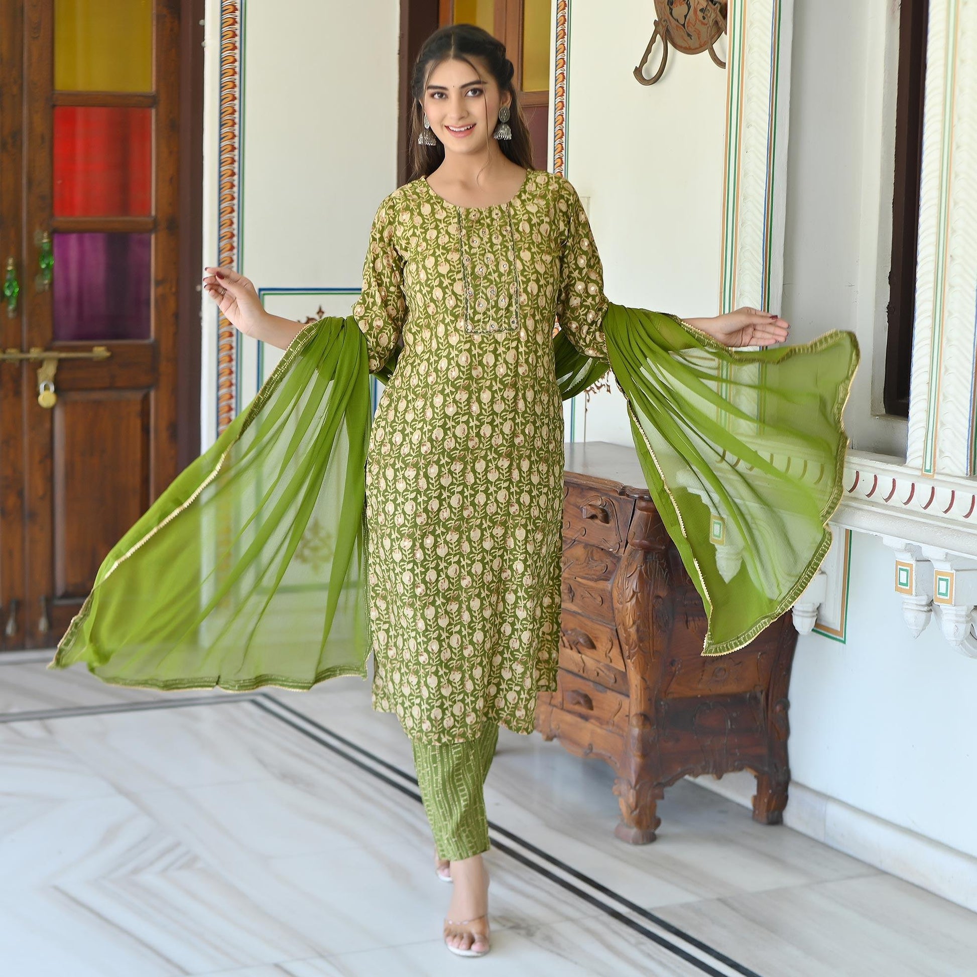 green-floral-foil-printed-chanderi-kurti-pant-set-with-dupatta