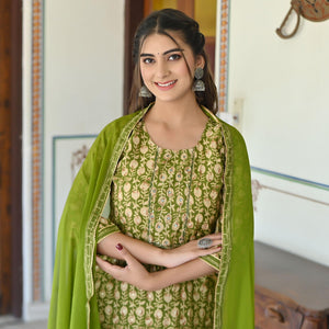 green-floral-foil-printed-chanderi-kurti-pant-set-with-dupatta