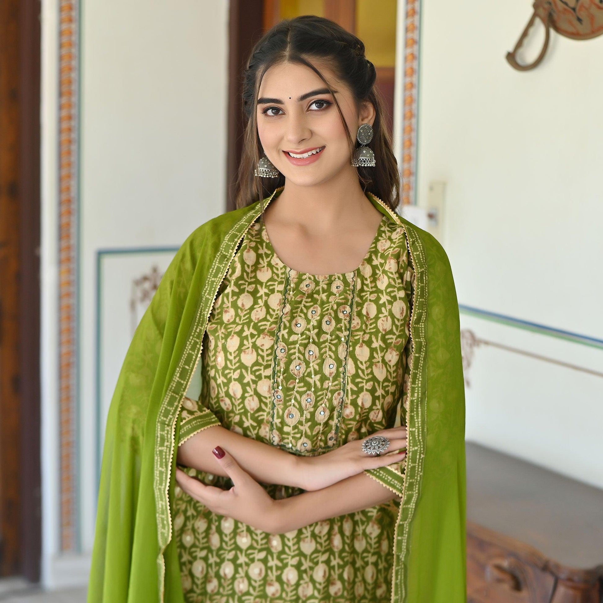 green-floral-foil-printed-chanderi-kurti-pant-set-with-dupatta