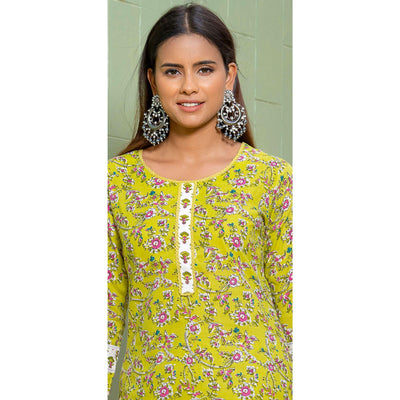 green-floral-printed-poly-cotton-kurti-pant-set