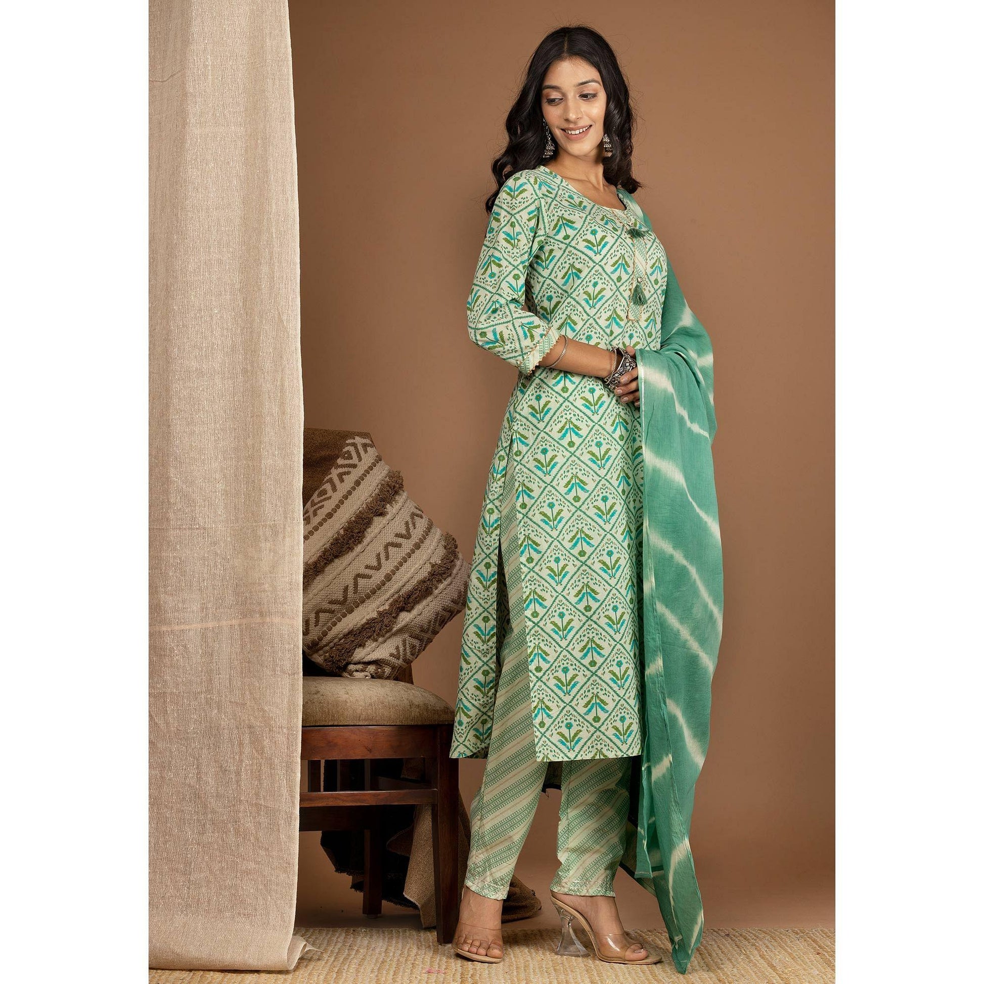 green-floral-printed-pure-cotton-kurti-pant-set-144157